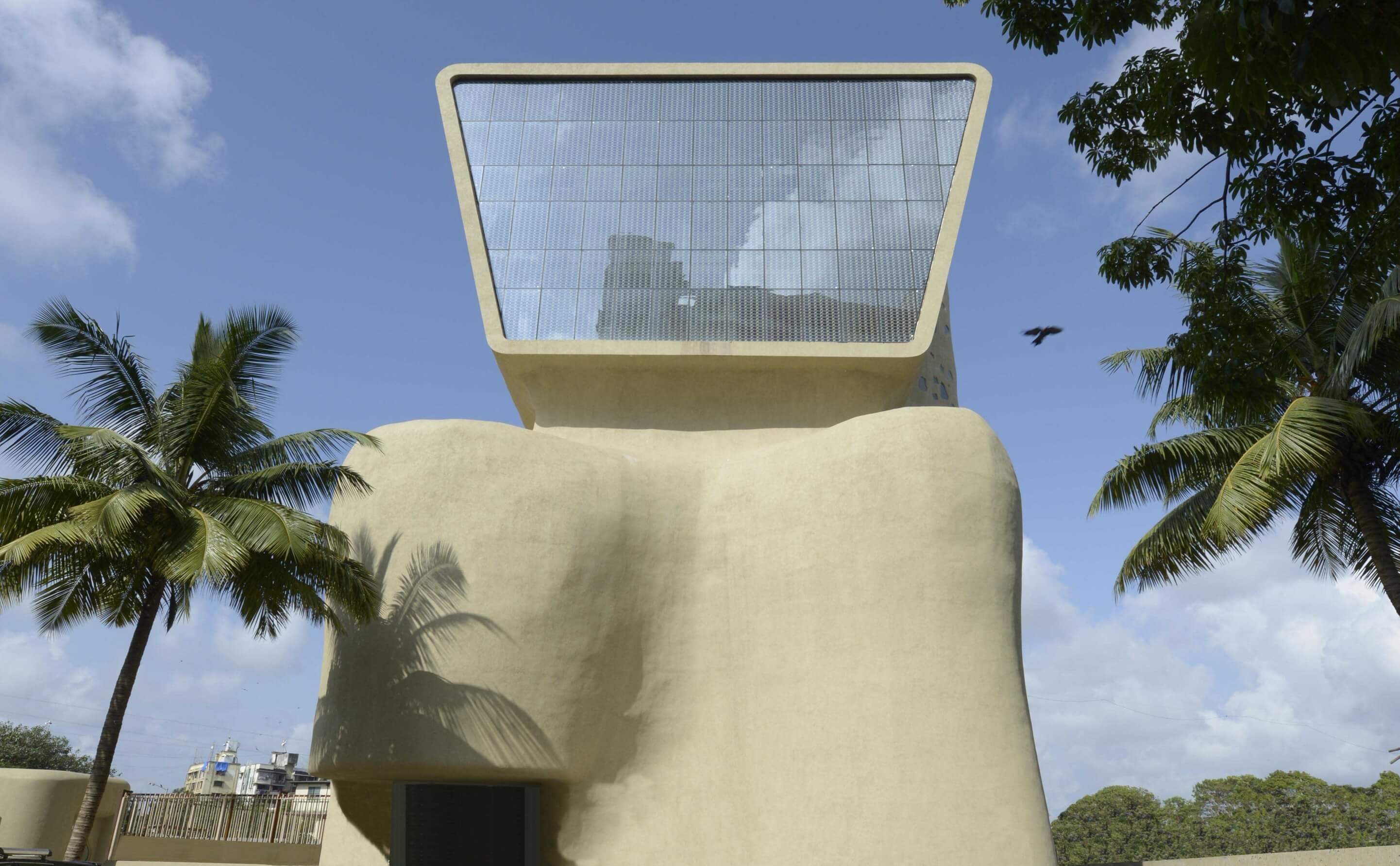 Bombay Arts Society: Sanjay Puri's Iconic Wavy "Sculpture"