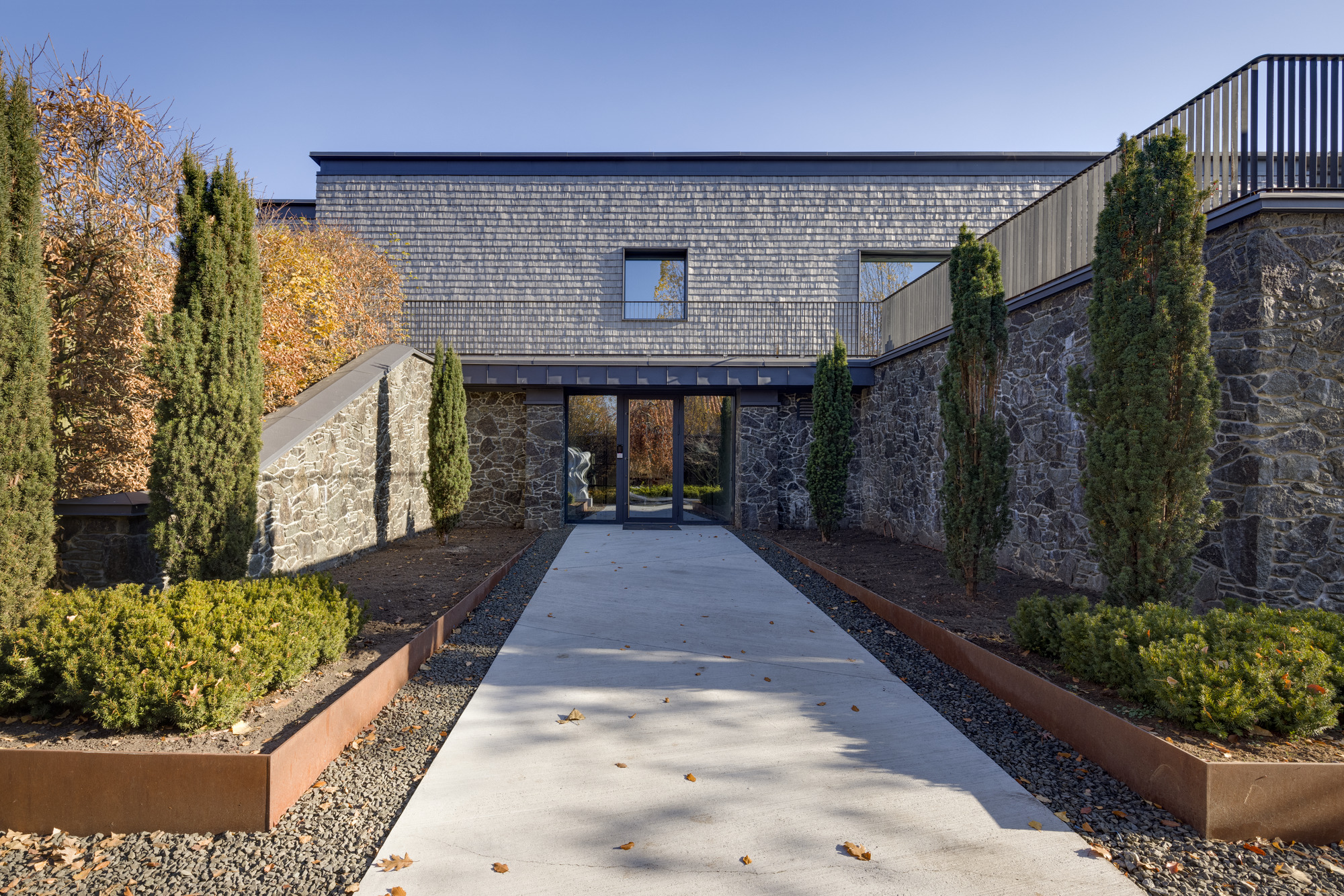 Modern Stone House: Acting both as Residential & Gallery