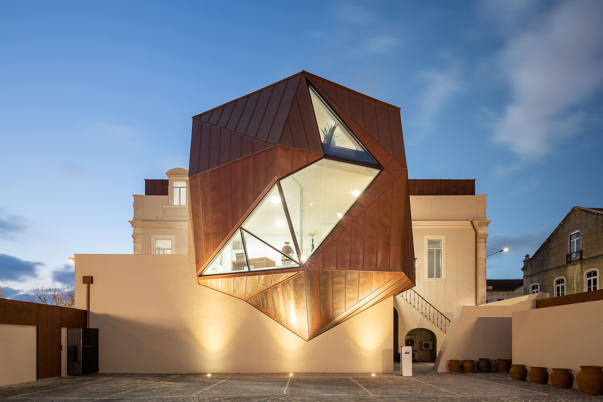 Second Skin Apartment by Danielmsantos Eng+Arq