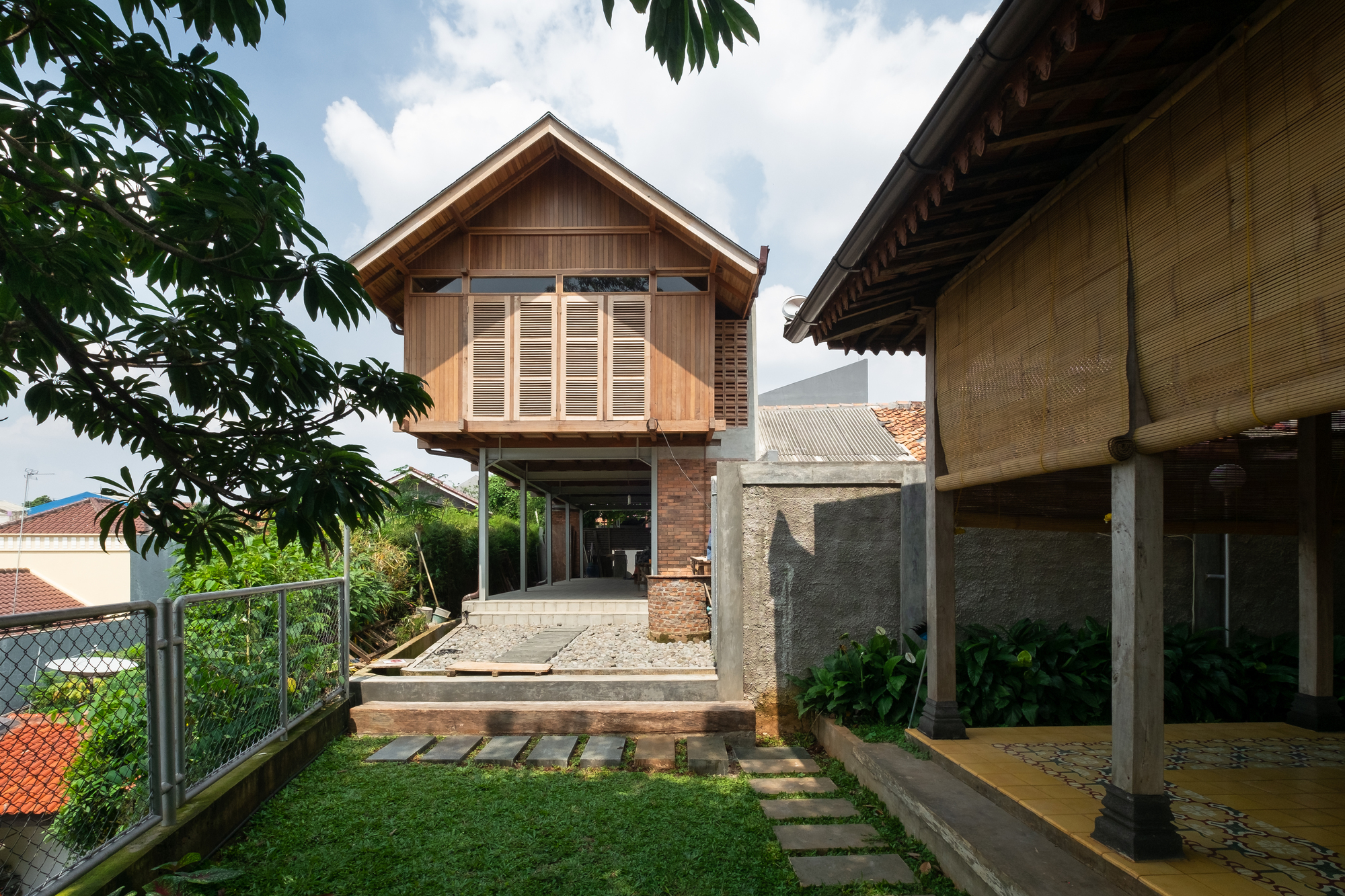 A Simple and Eco-friendly Islamic Boarding School by Bitte Design Studio
