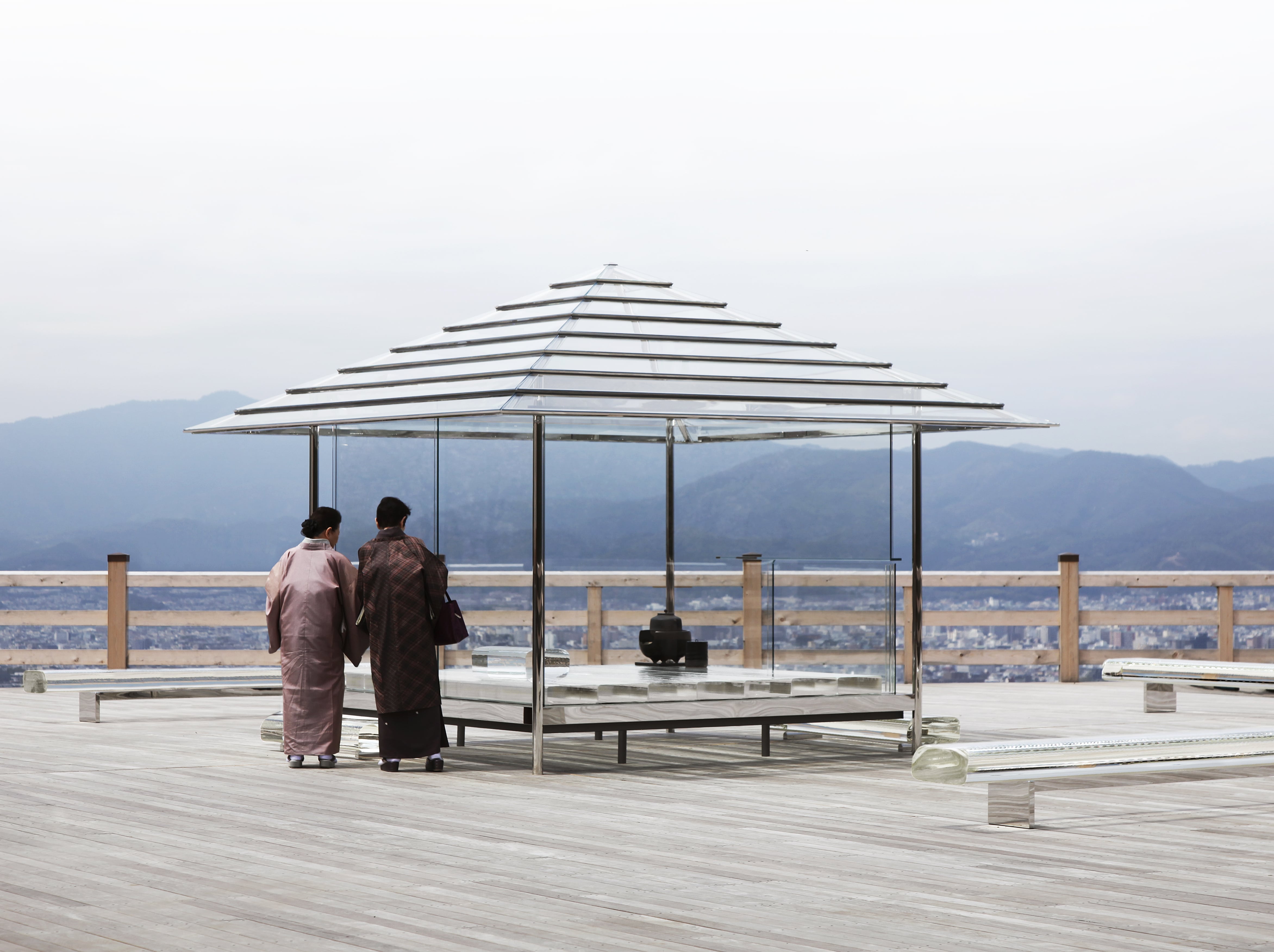 KOU-AN Glass Tea House by Tokujin Yoshioka is Traveling Around Japan