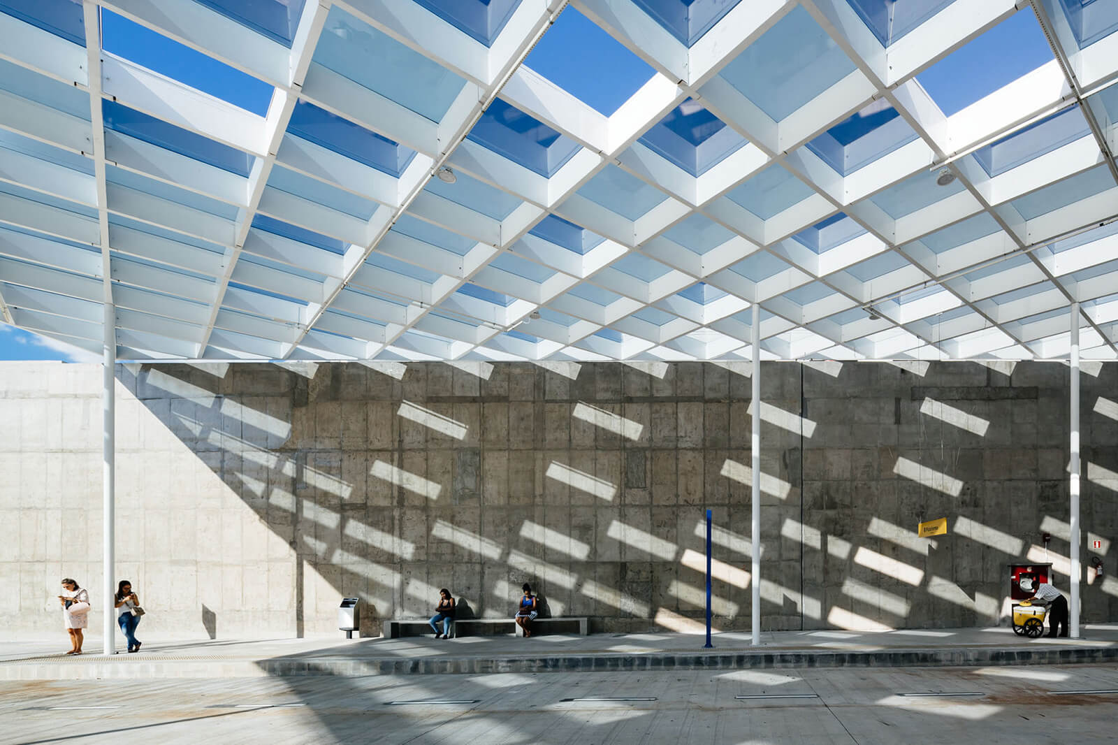 23 SUL Changes Morumbi Underground Train Station Into a Fresh One