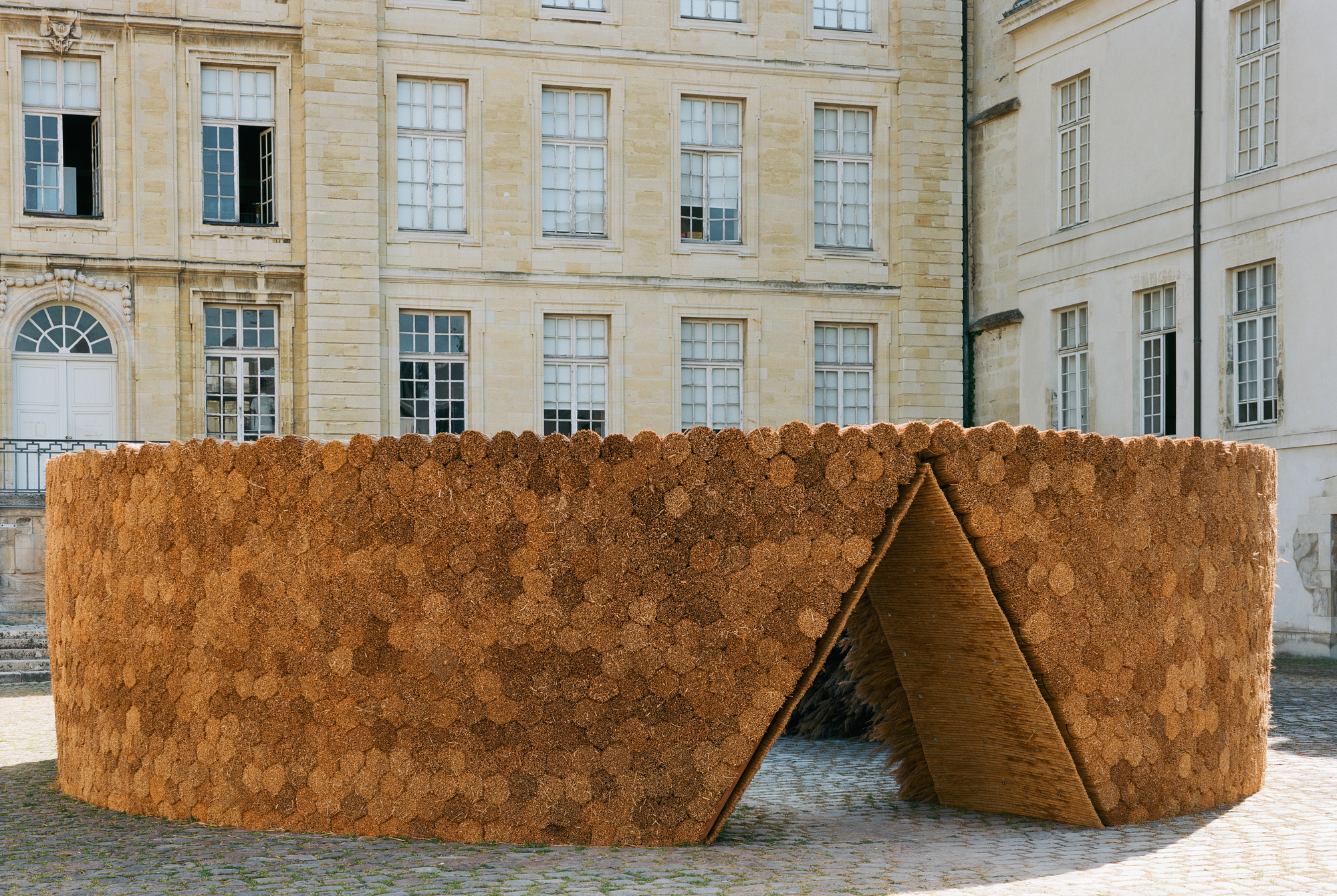 Sustainable Symbiosis: Rausa Pavilion & the Power of Reed Materials