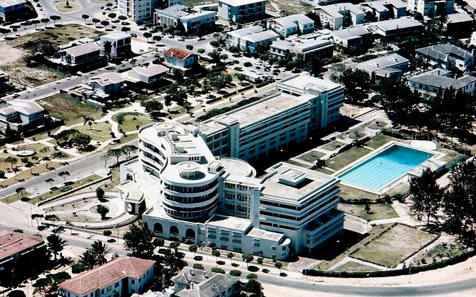 The Death of Luxury Hotels in Liberia and Mozambique Proves That Distinctive Architecture Can't Forget The Local Context