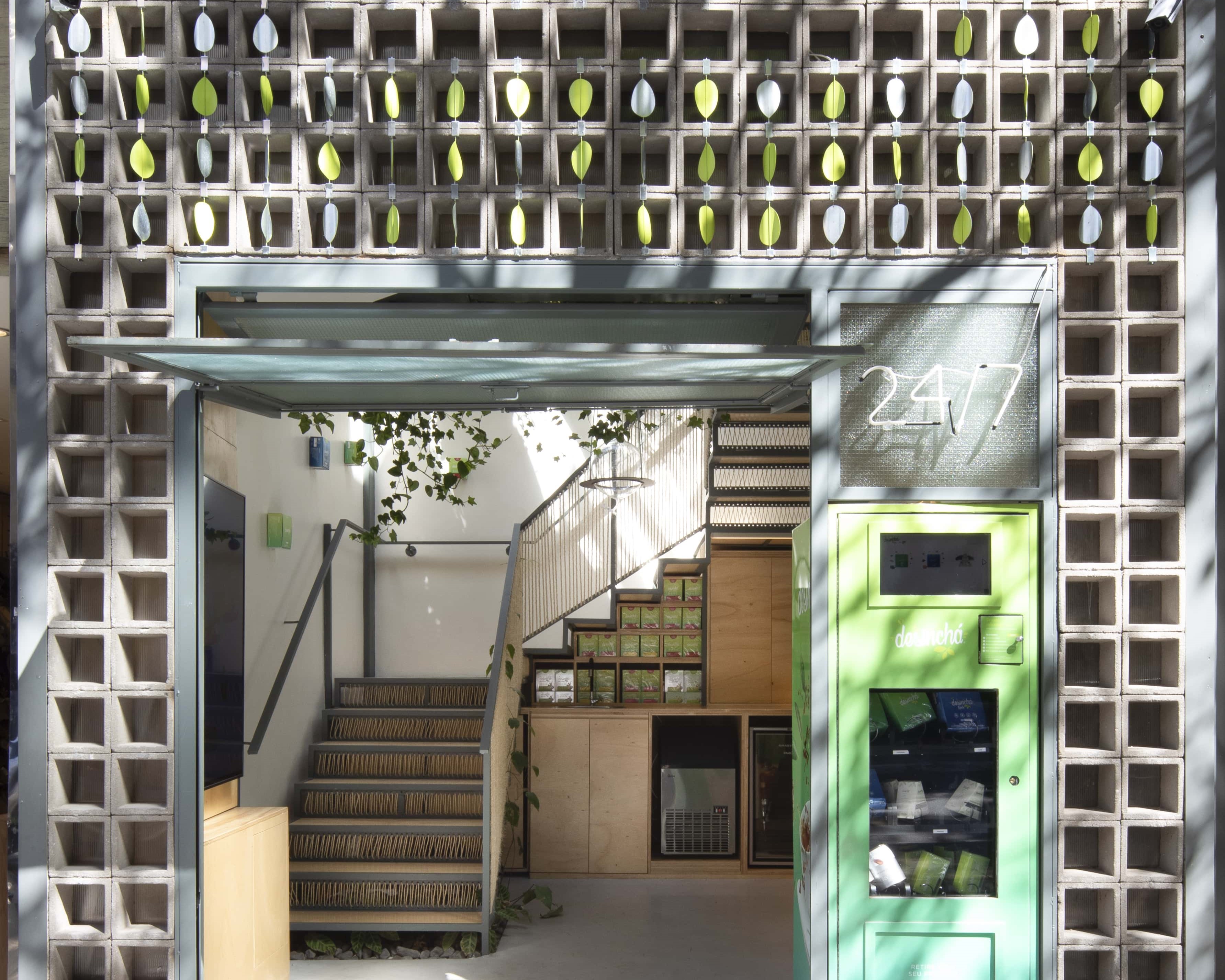 The Big Challenges in Designing the Tiny Shop Desinchá Flagship by Superlimão