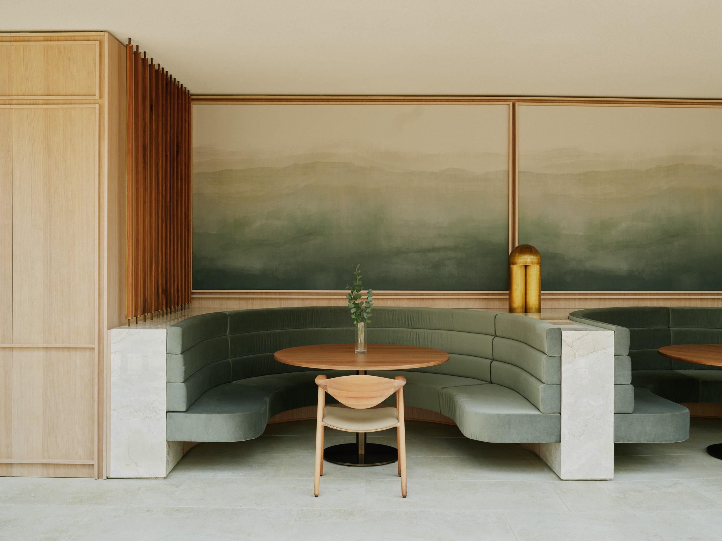 HENN Brings Luxury To Ritz-Carlton AURA Restaurant