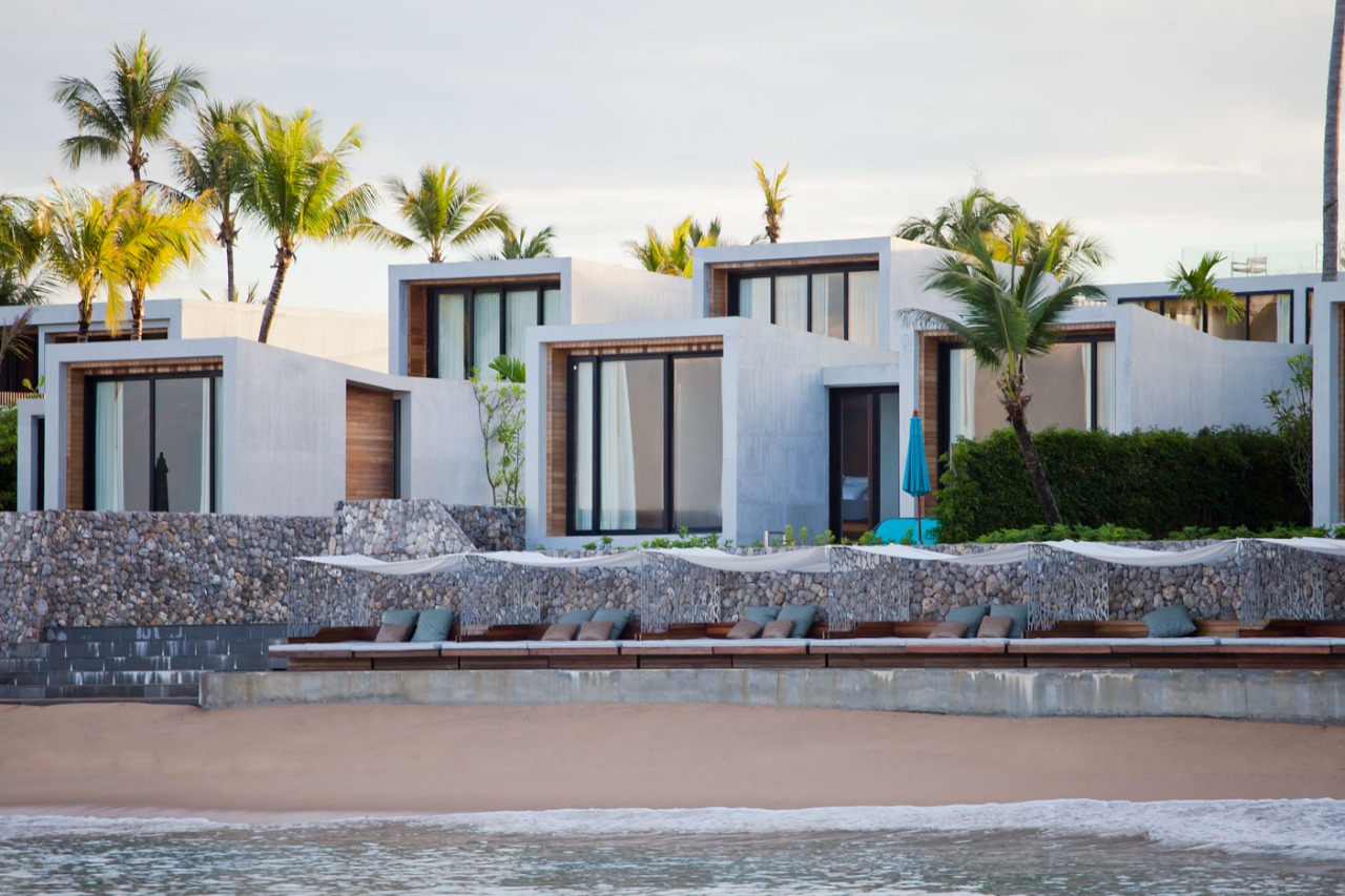 Casa de La Flora by VaSLab as a Challenge to Create Flora Form with Concrete and Wood