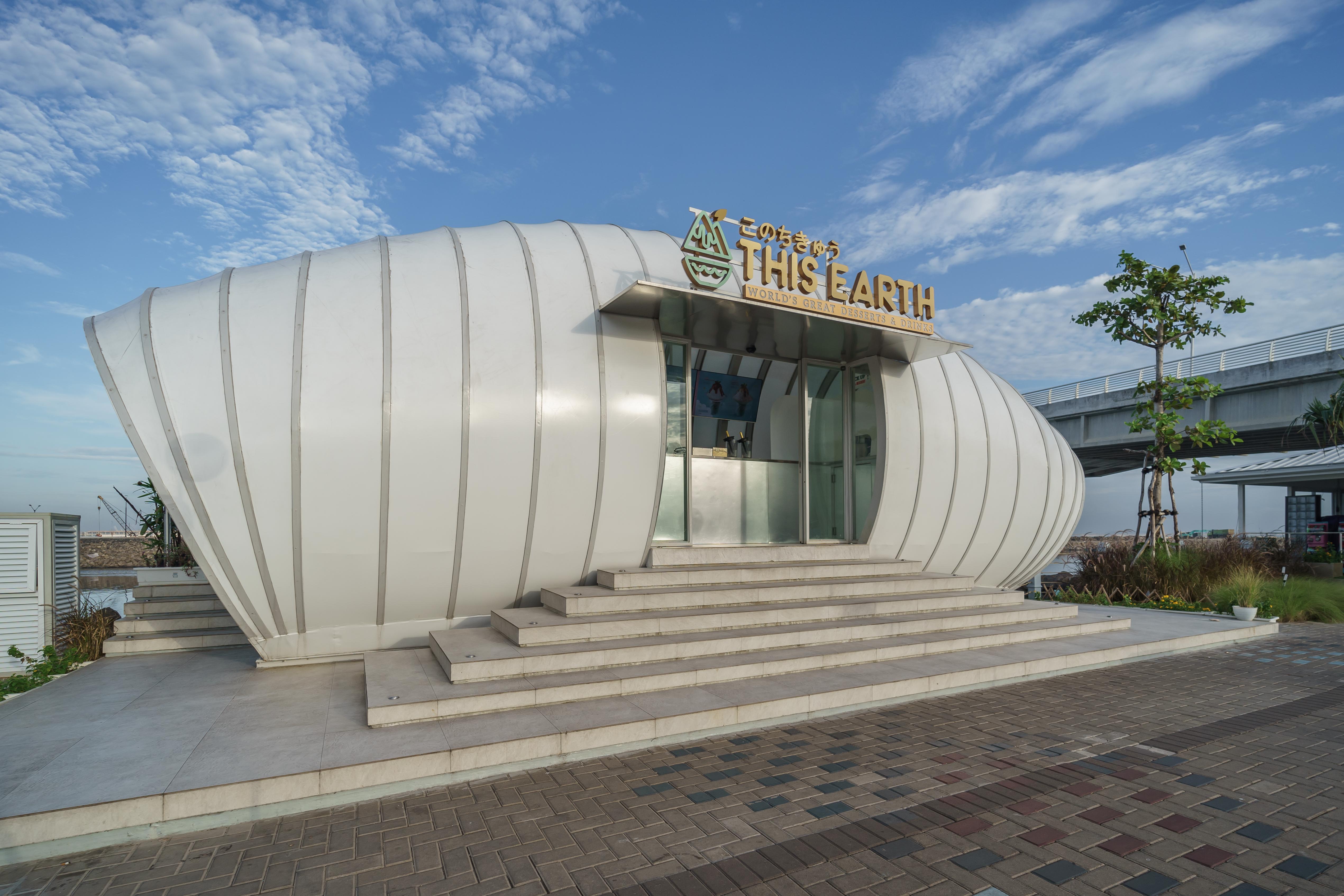 This Earth 2.0 Represents Seashell for Desert and Beverage Store