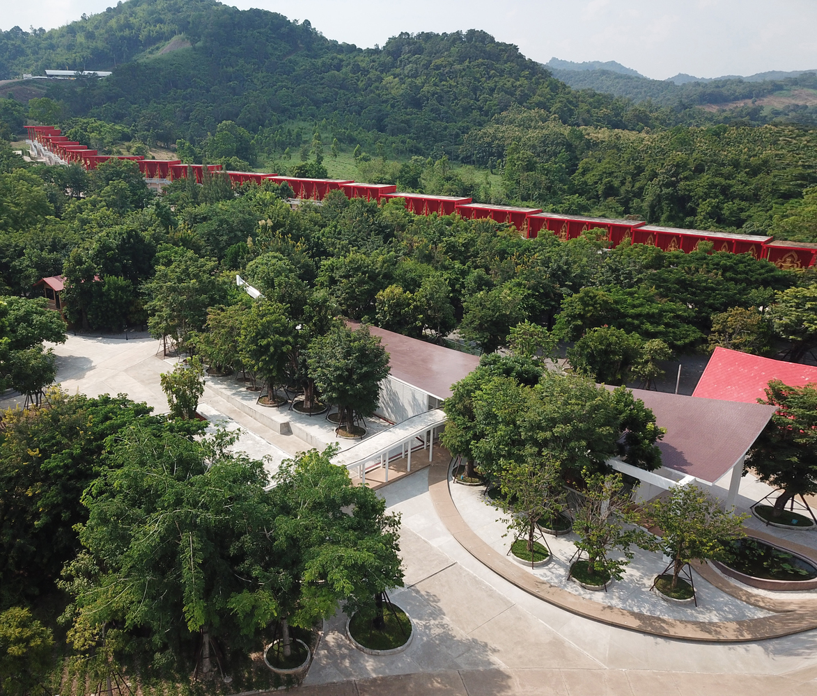 Walk/House: Shading the Spirit of Walking Meditation