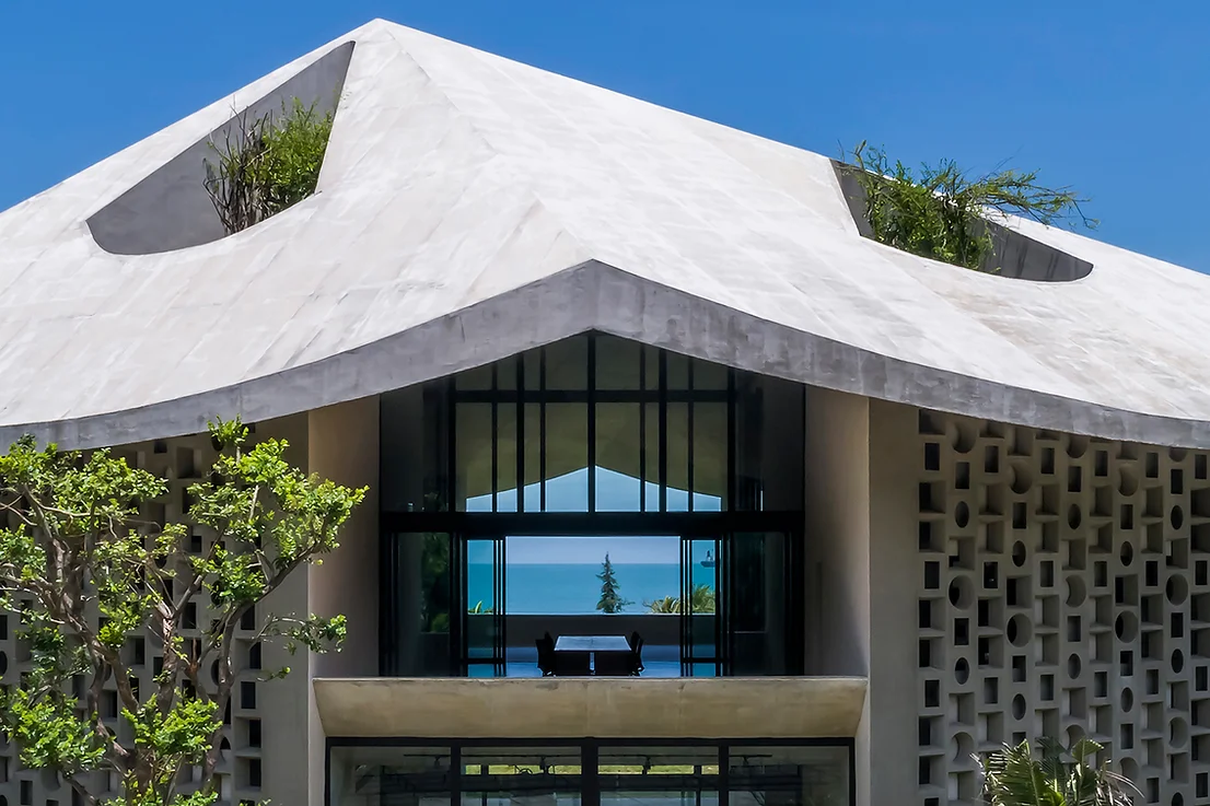 Mixing Live and Work in a Contextual Architecture Marvel