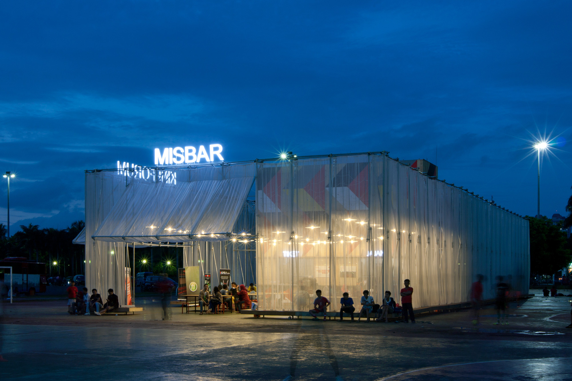 Boost the Space's Aestethic with Fabric Partitions