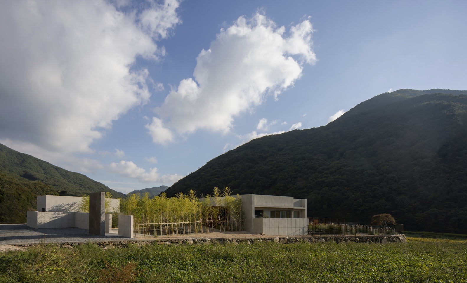 Gyeongjuok House: Balancing Home, Landscape, and Privacy