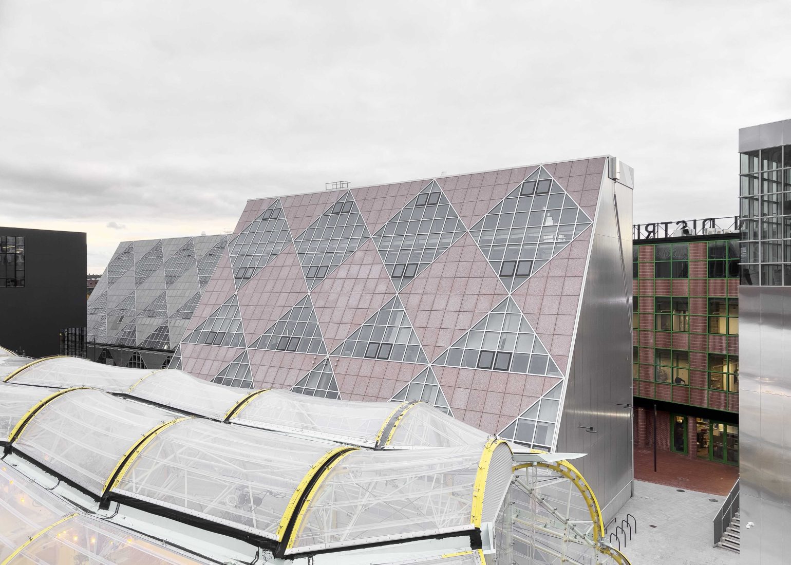 6a Architect Successfully 'Building a Pair of Non-Identical Twins'