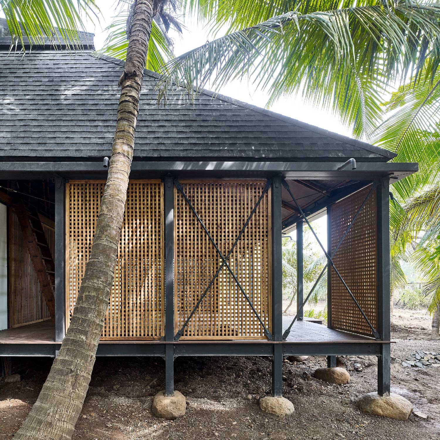 Mumbai Artist Retreat: An Artistic Haven on A Beautiful Seaside