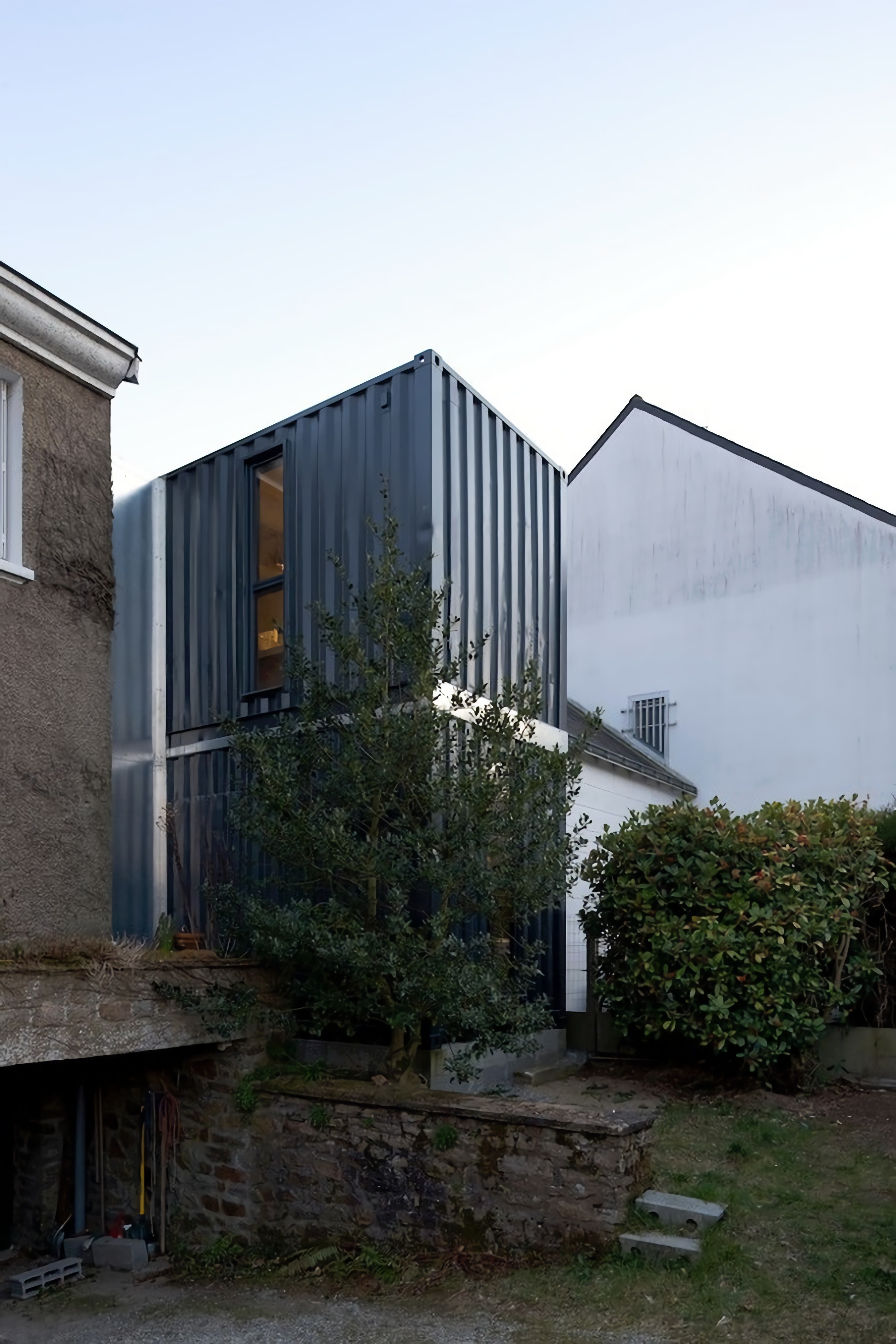 Christophe Nogry Expands the Volume of Old Houses Using Maritime Containers