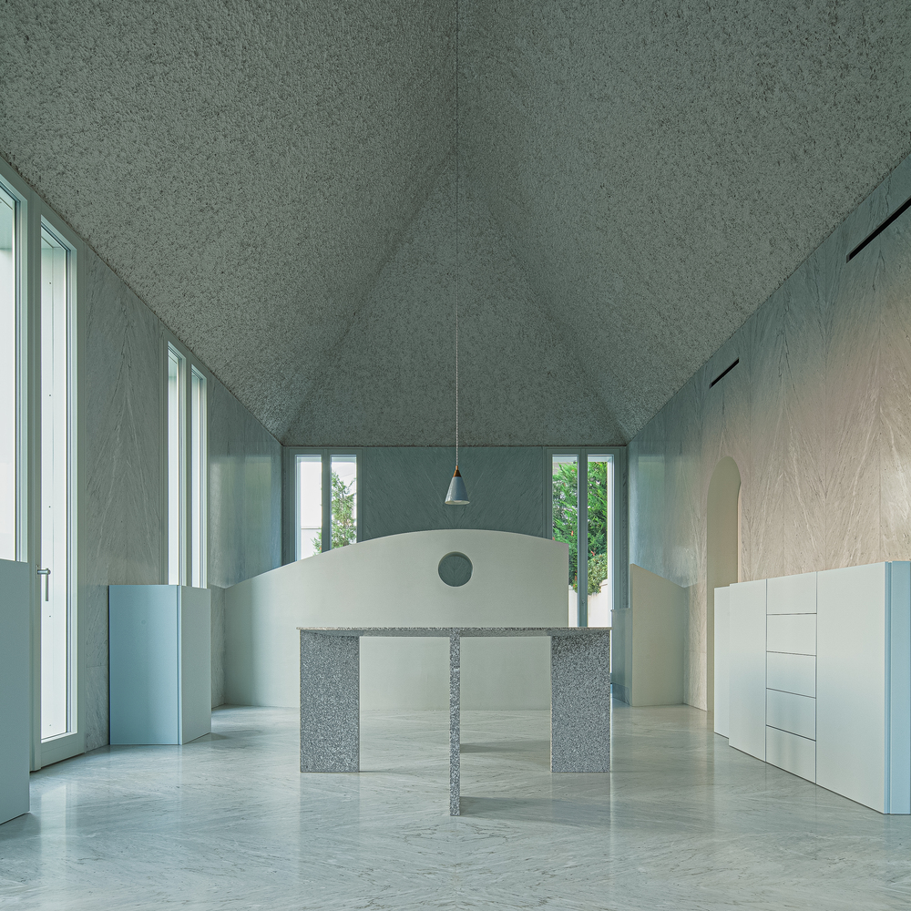 Elogio del Grigio House: The Enchanting Gray Palette