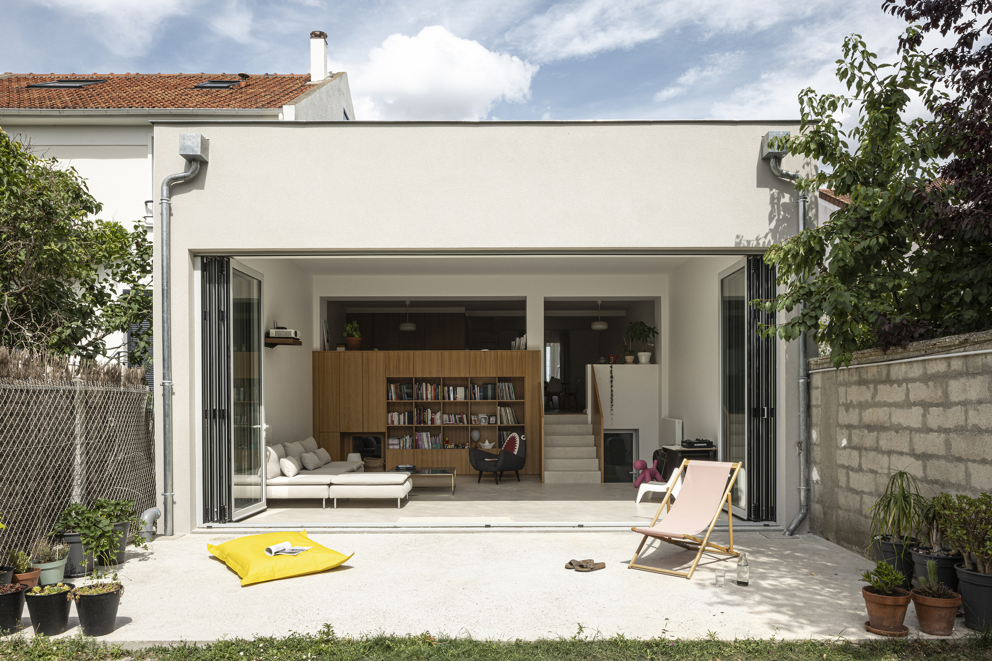 Lavoisier: Bridging the Inside and Outside World