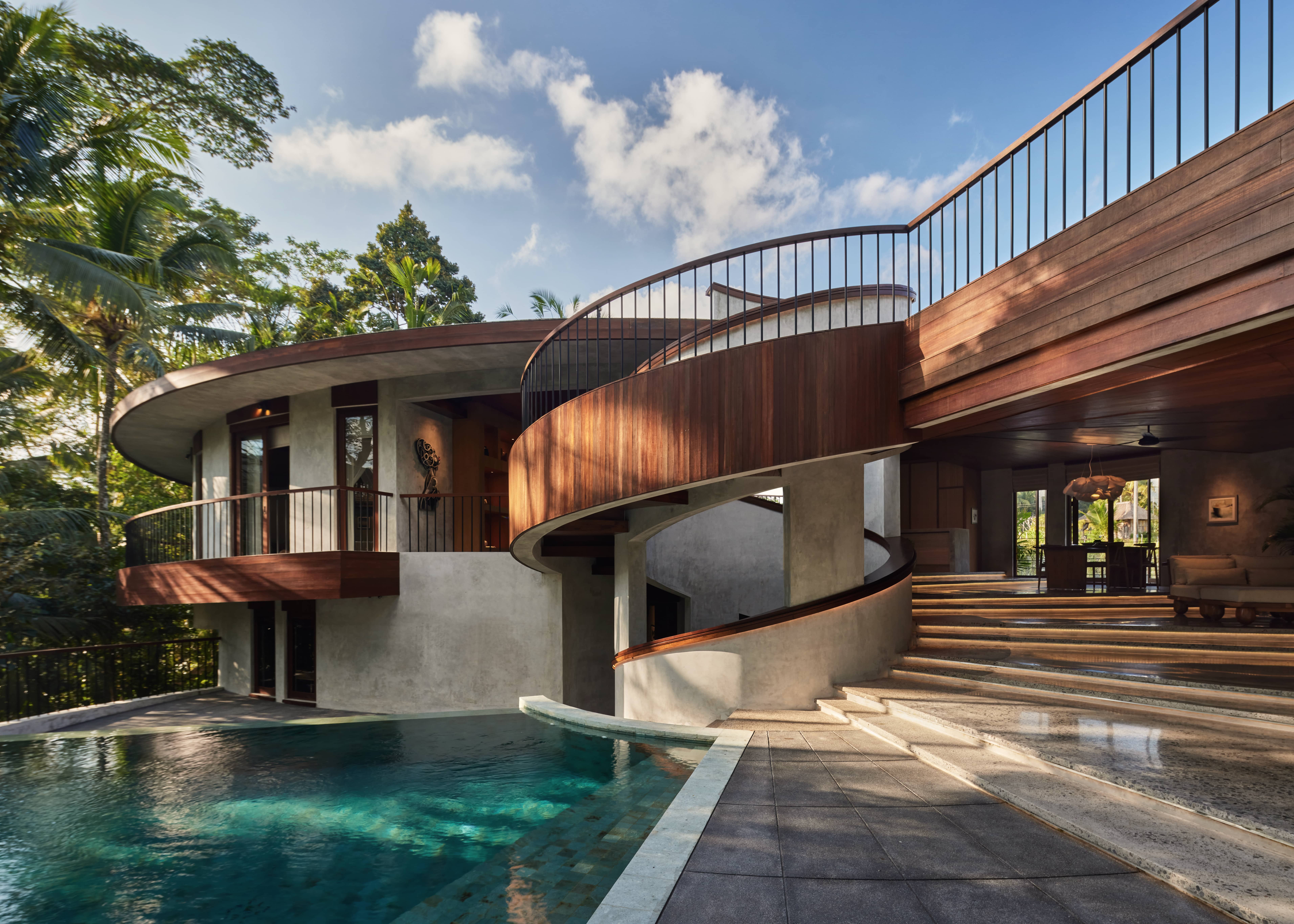The Loop: A Spiral House Breaking the Norm