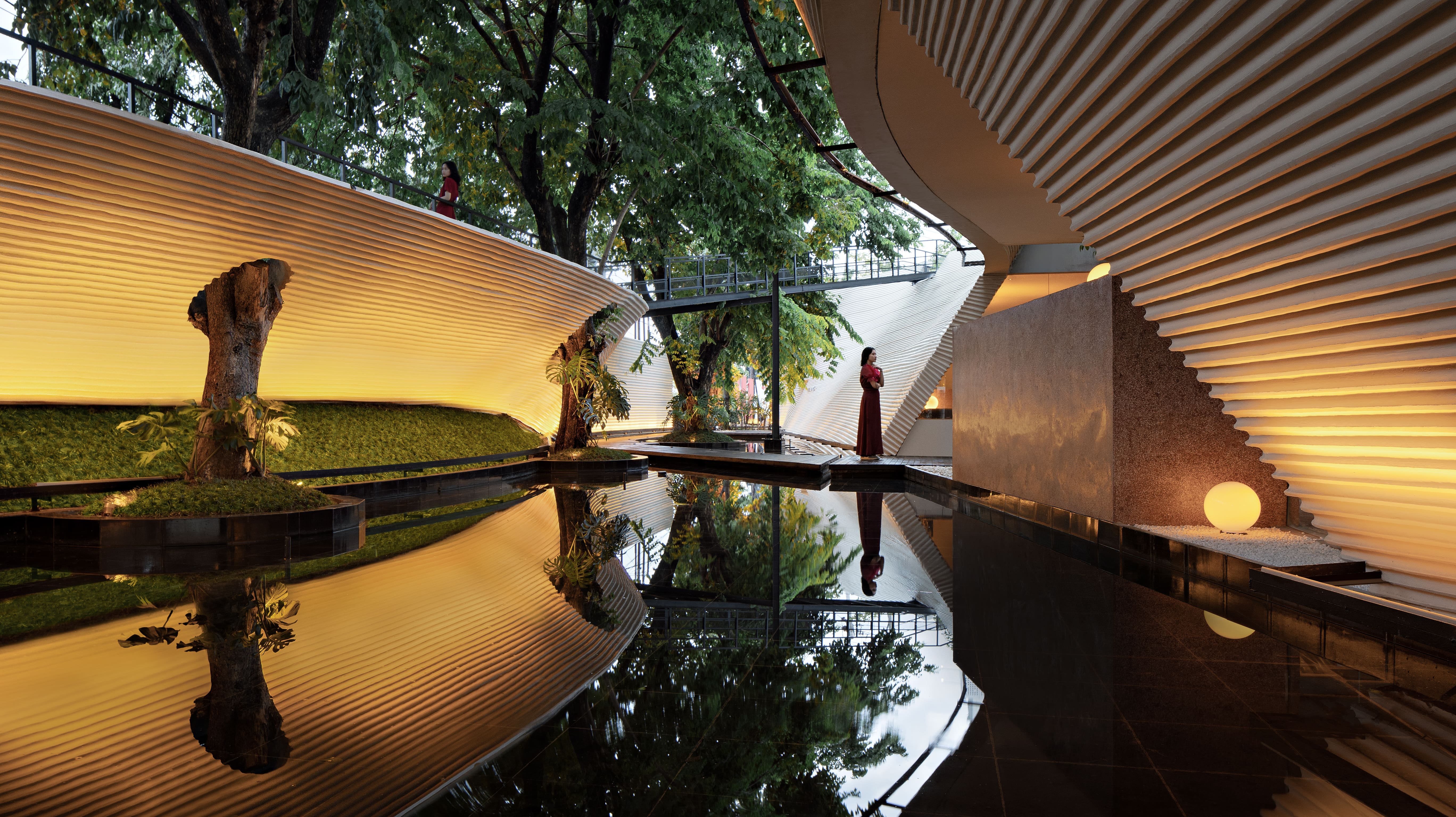 Tanatap Wall Garden, A Space Born from Essential Architecture