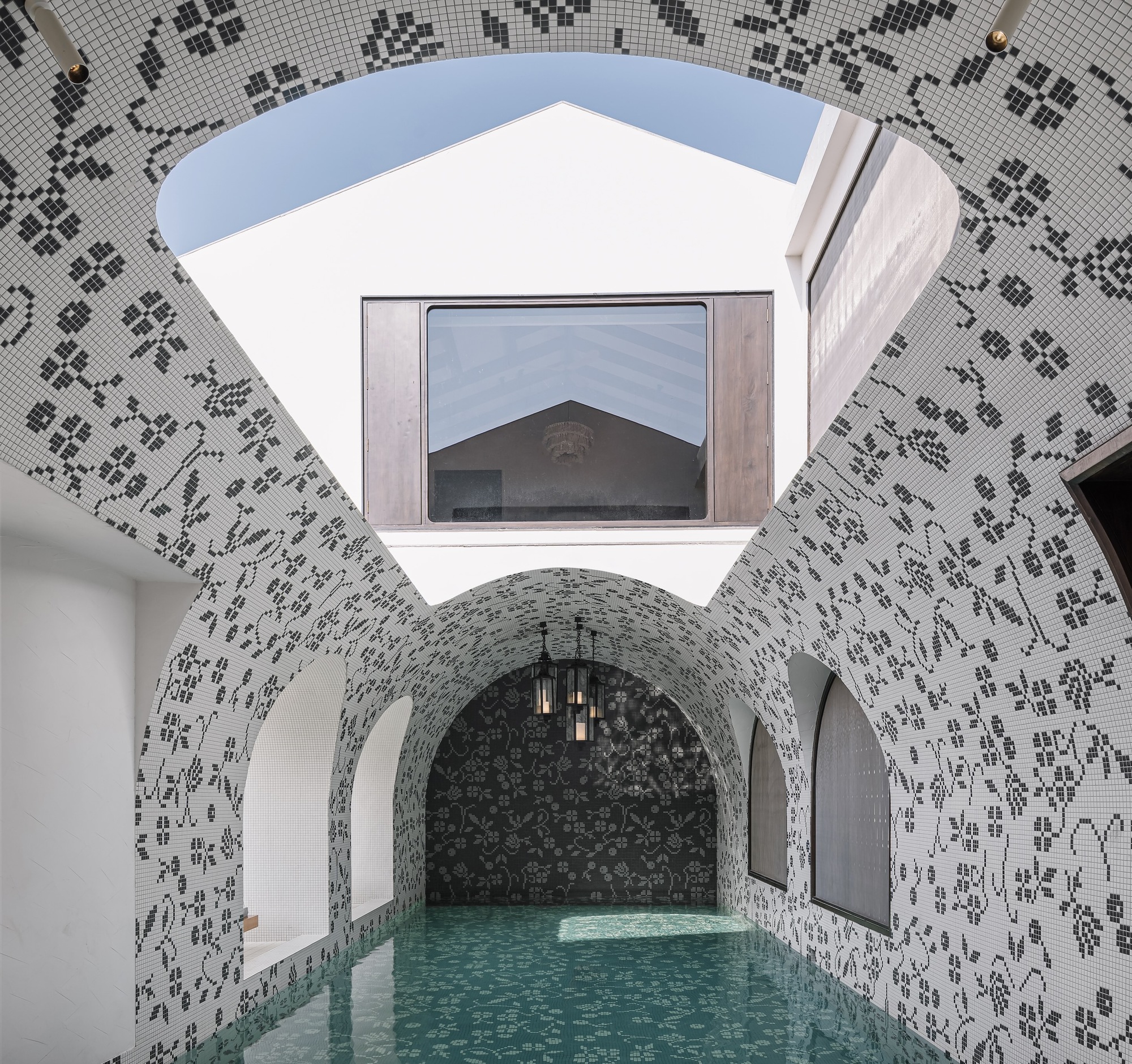 The 12000 square feet Home by MuseLAB