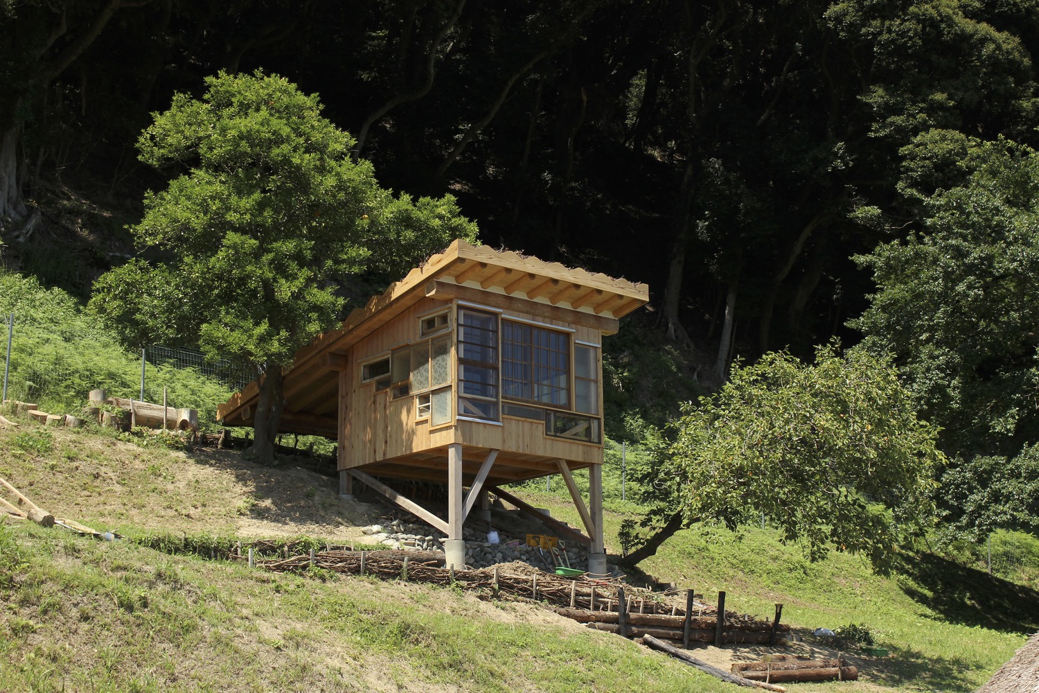 TEKITEKI-AN, A Relaxing Wooden House in Japan's Rural Area