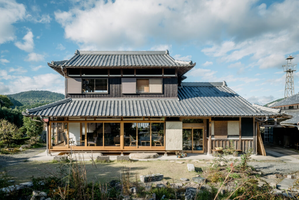 Mixed-Use in TOGO BOOKS nomadik, An Adaptive Reuse Project in Rural Areas of Japan