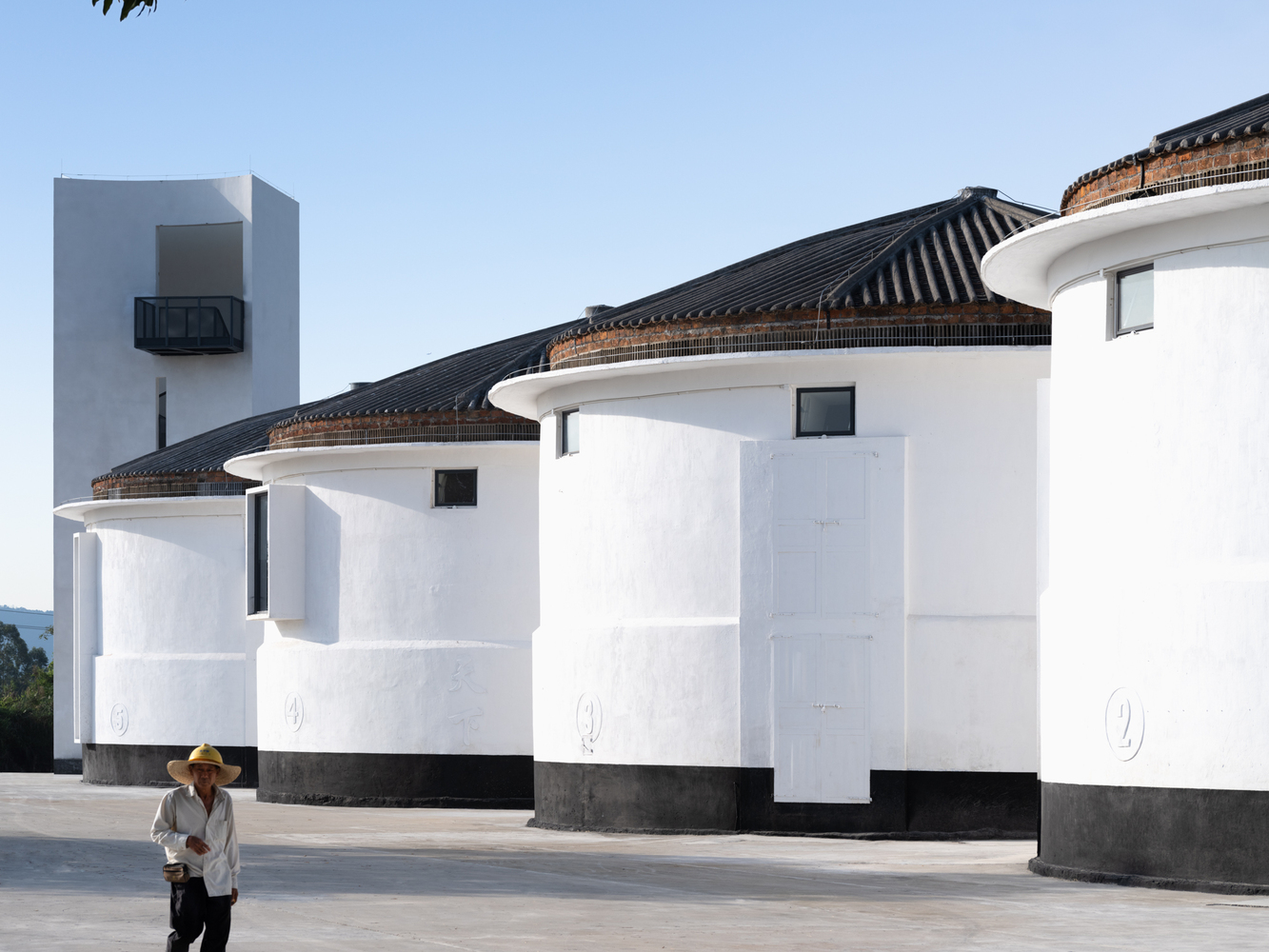 Converting an Old Rice Barn in Jiangmen into a Modern Bookstore