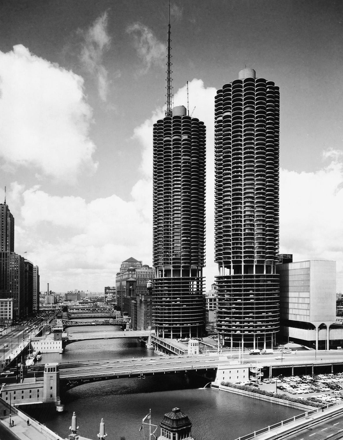 Marina City: The Corn Cobs that Scraped Chicago's Skyline in the 1960s