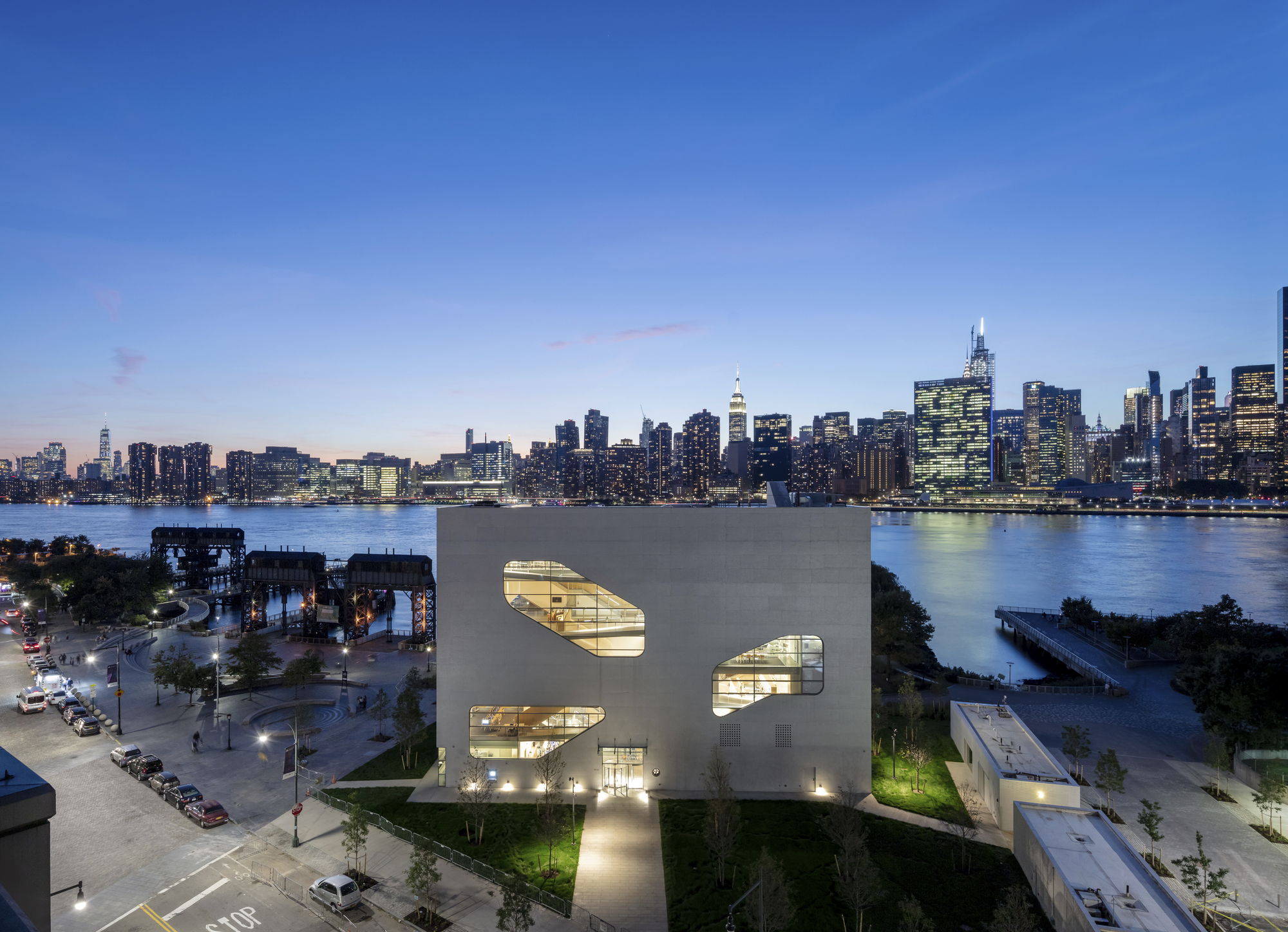 A Combo of Concrete, Light, and Warm Public Spaces in Hunters Point Library