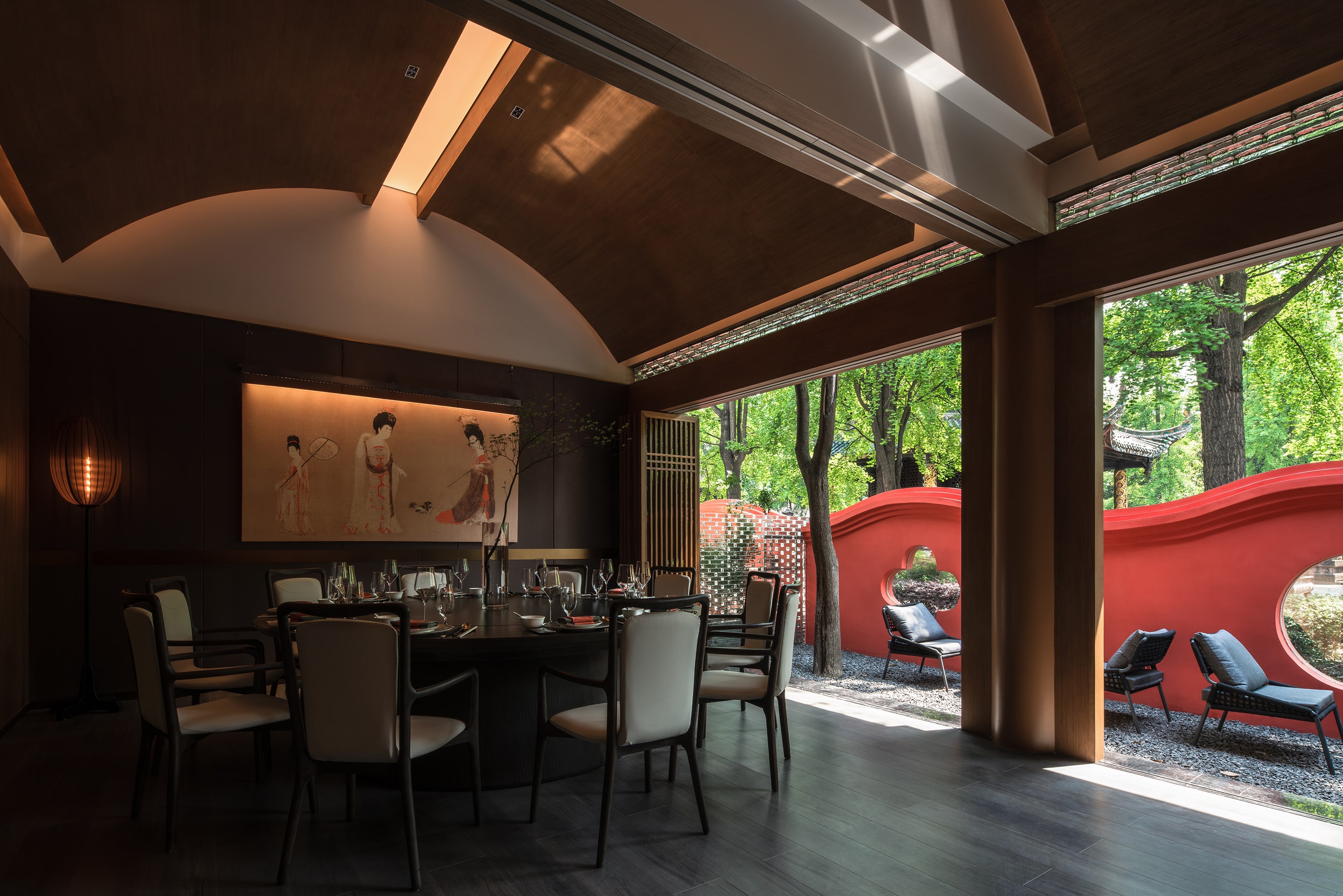 Tea room with sliding doors open to the Qingyang Palace