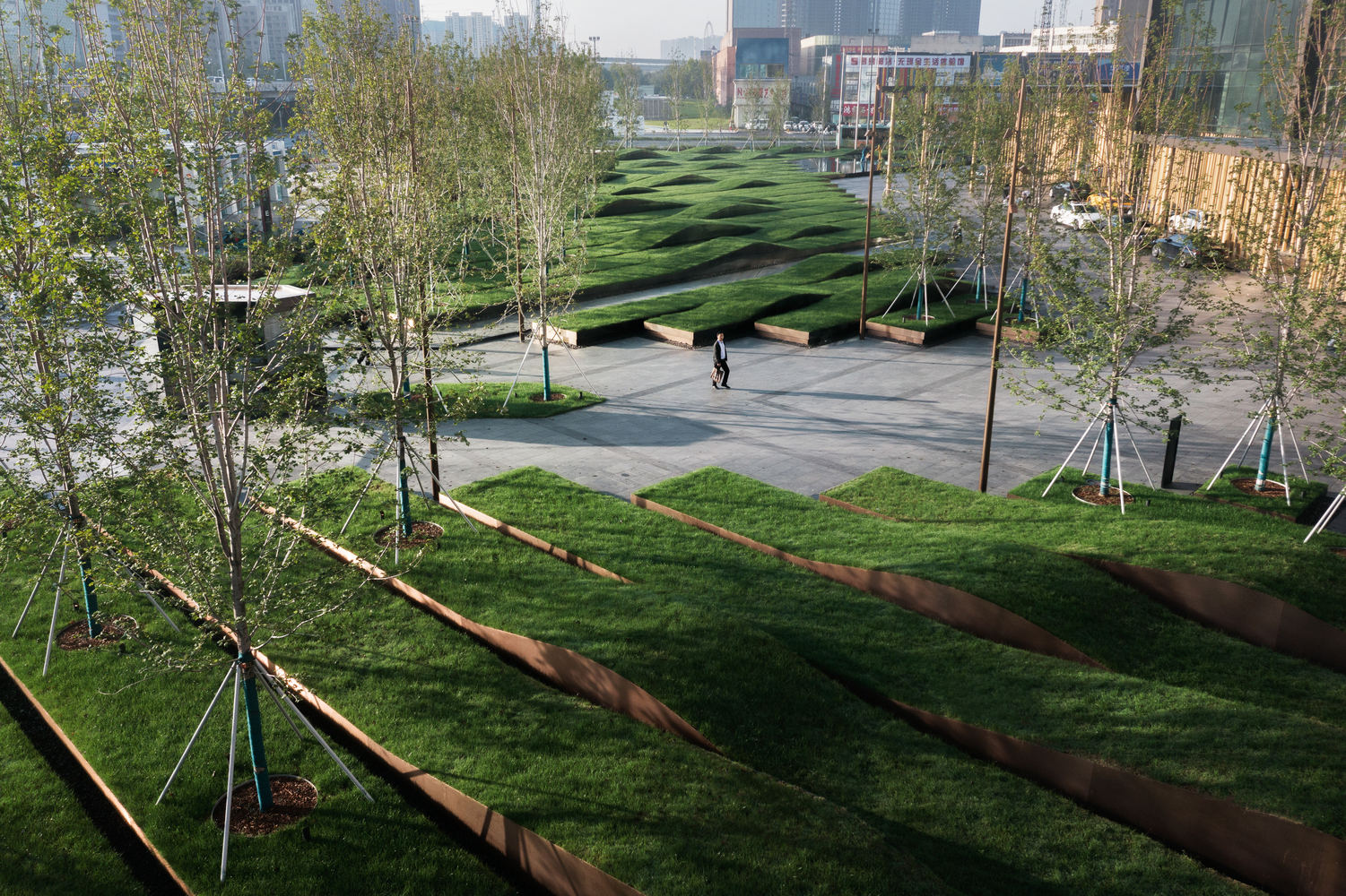 The garden entrance plaza is equipped with a guard house