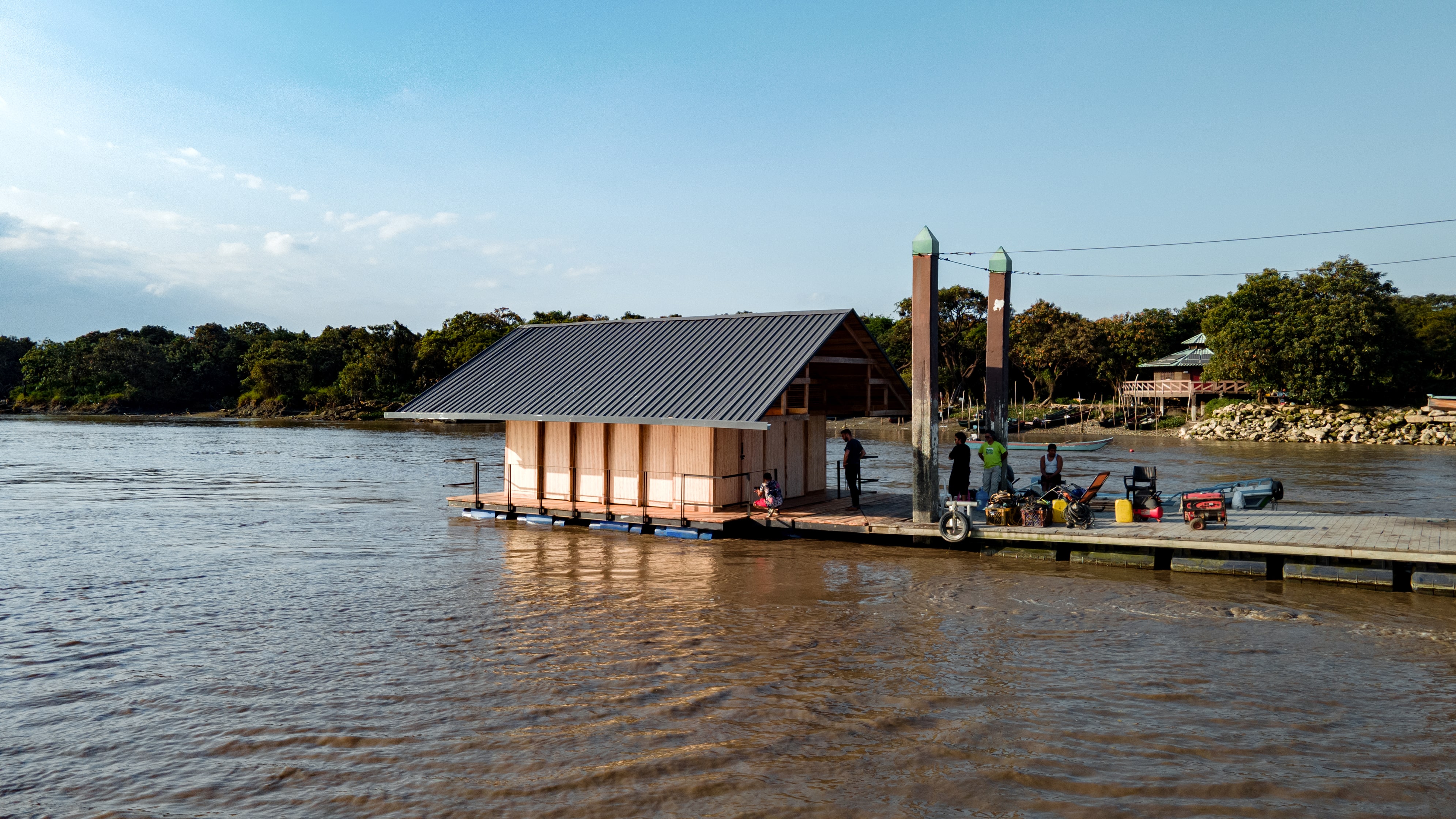 Santay Observatory is a project to rebuild floating structures that are part of the cultural heritage of Ecuador's coastal cities