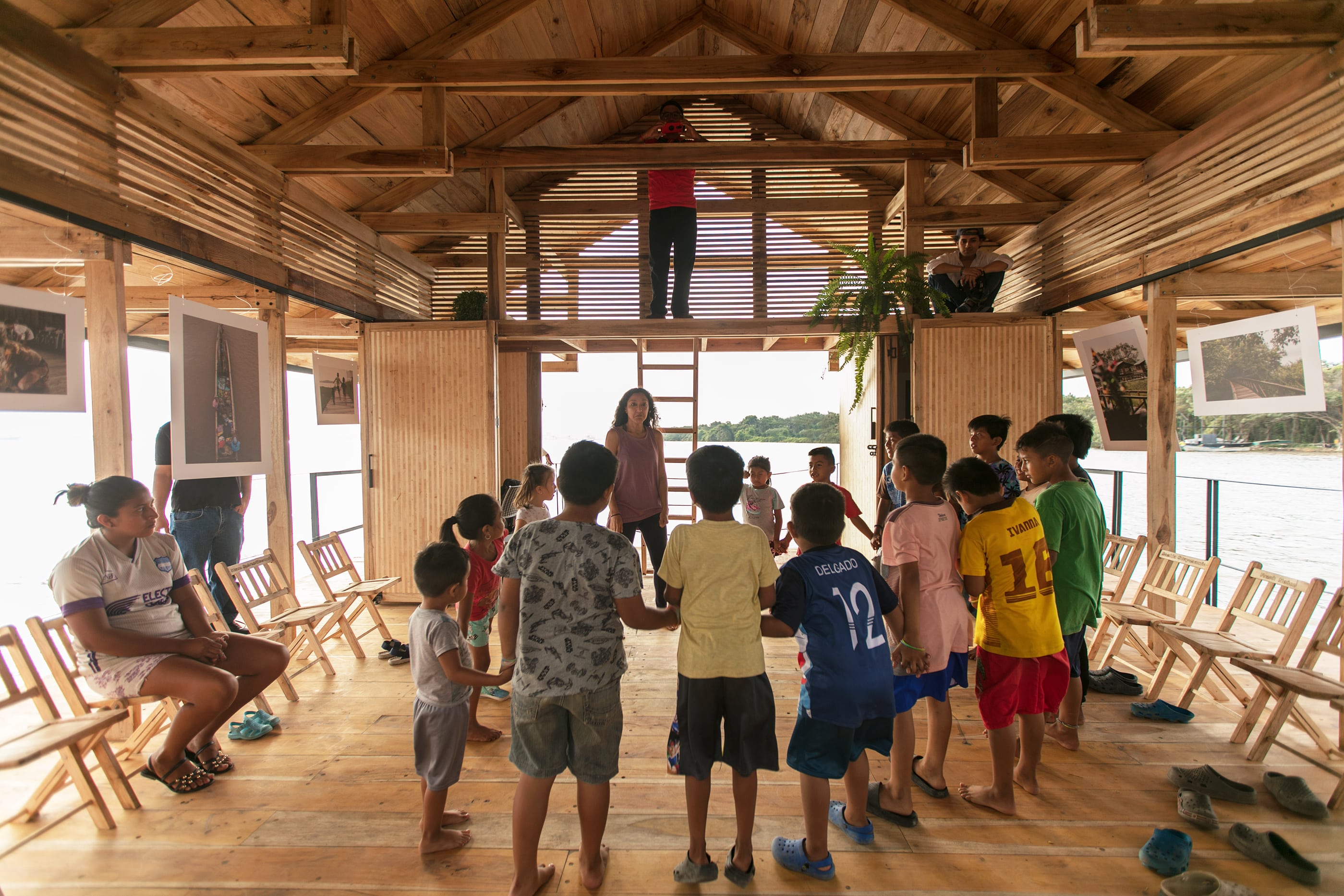 As a multifunctional project, the interior of the Santay Observatory is available for various activities, one of which is a workshop for children