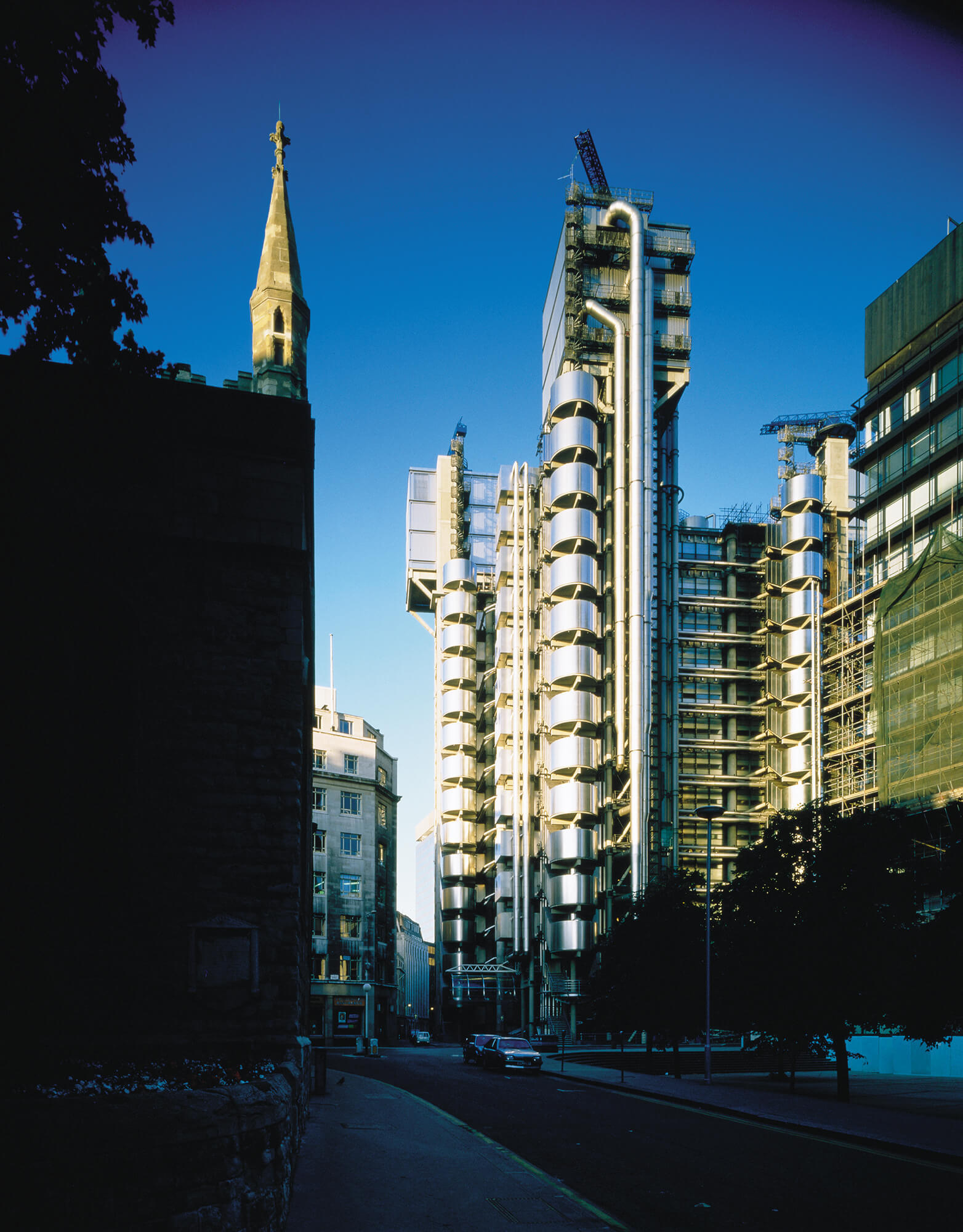 The Lloydâs with its surroundings (cr: RSHP)