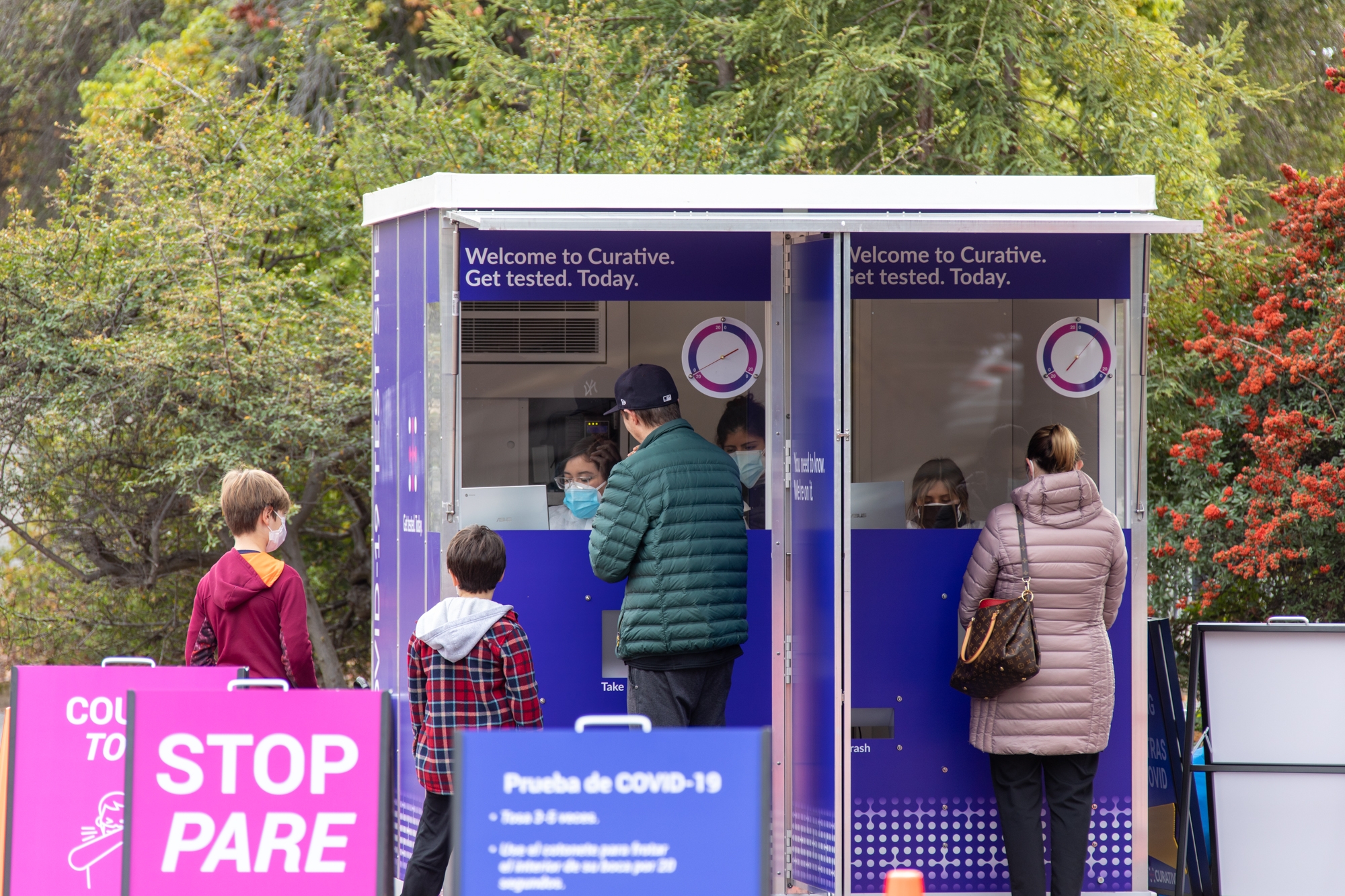 (Coronavirus test tester stand)