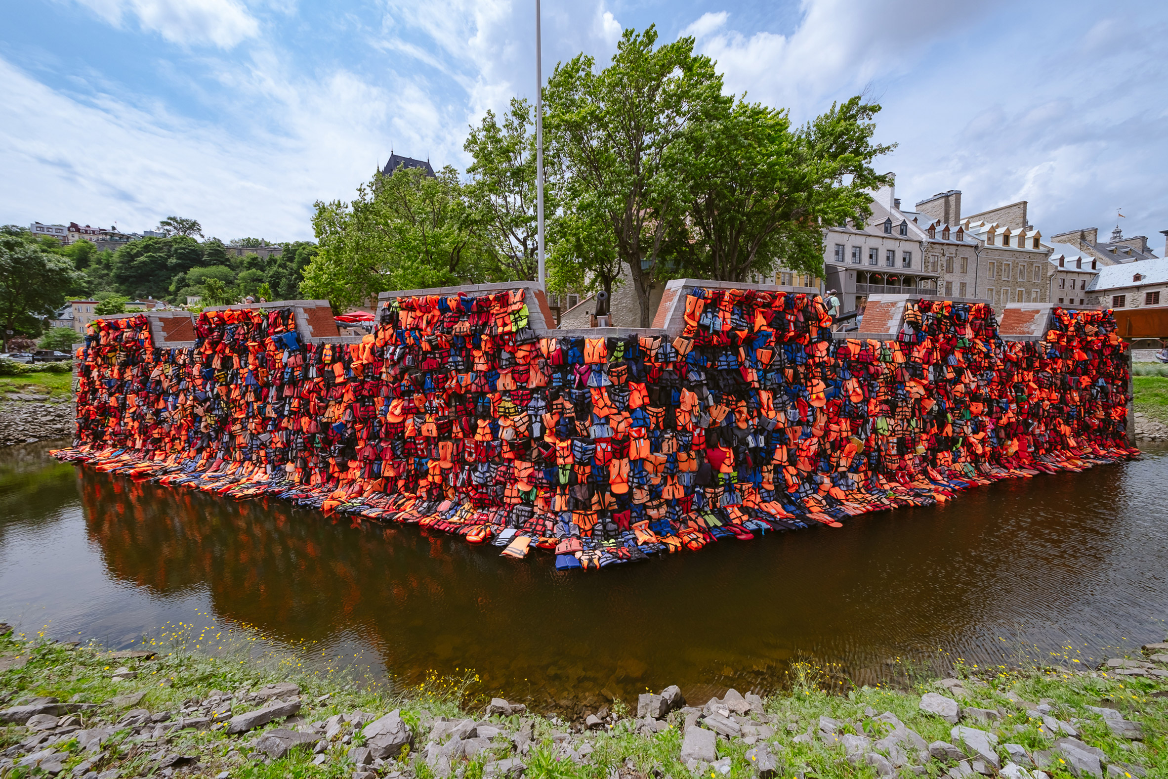 Ai Weiwei Envelops The Historic Royal Battery Fortress in Quebec with 2000 Syrian Refugee Buoys