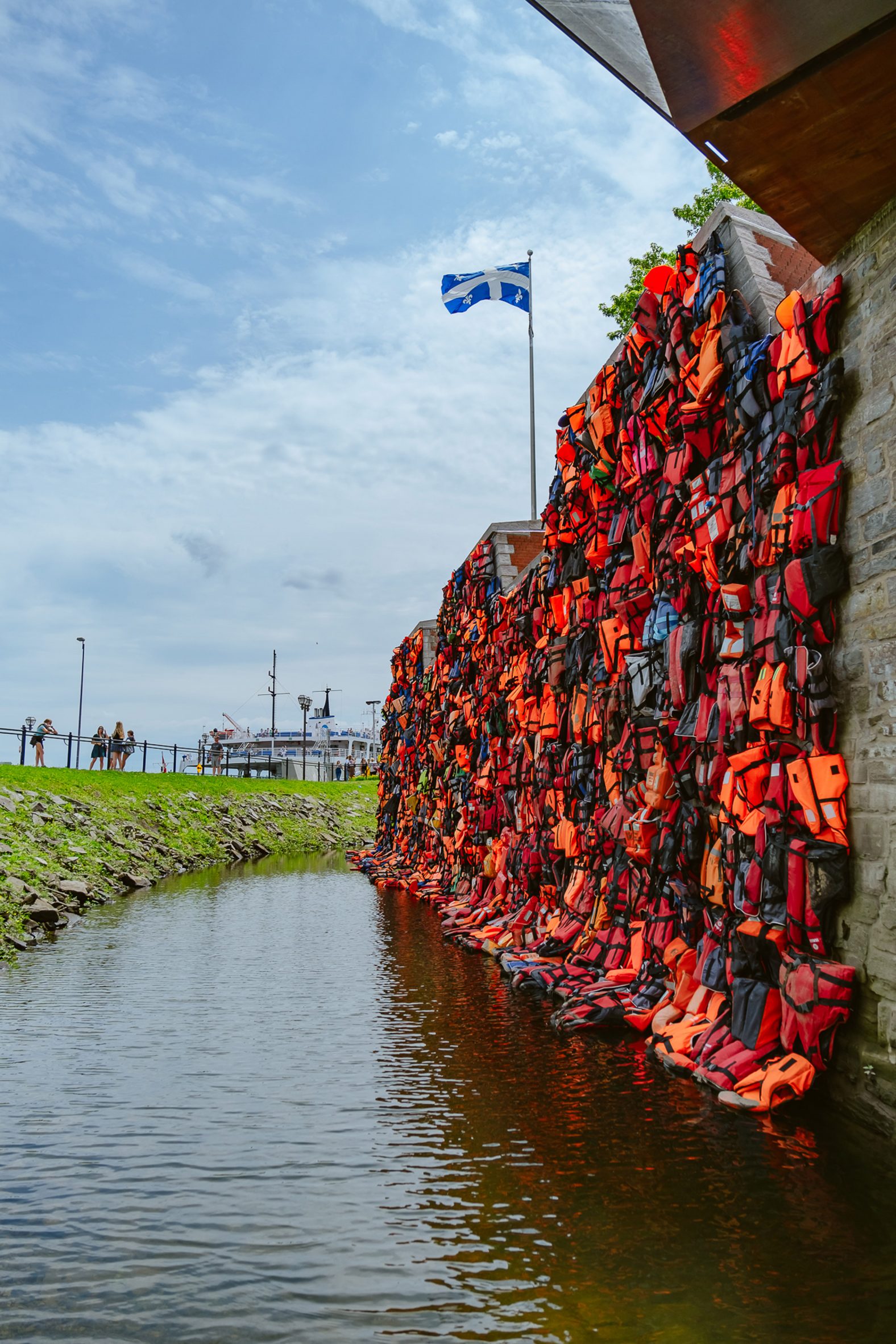 Ai Weiwei Envelops The Historic Royal Battery Fortress in Quebec with 2000 Syrian Refugee Buoys