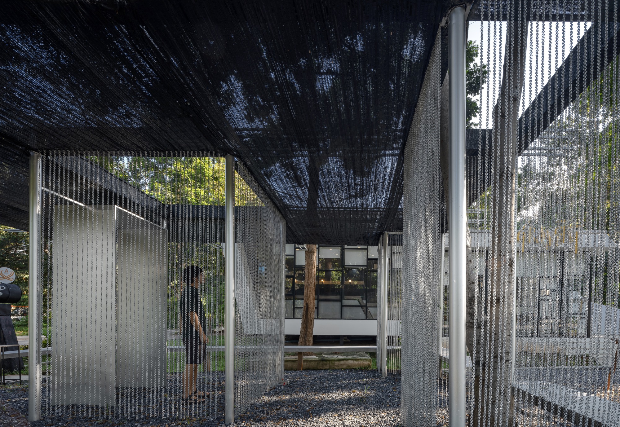 Grid Lines Boundary Pavilion: An Extension to Gravity CafÃ©