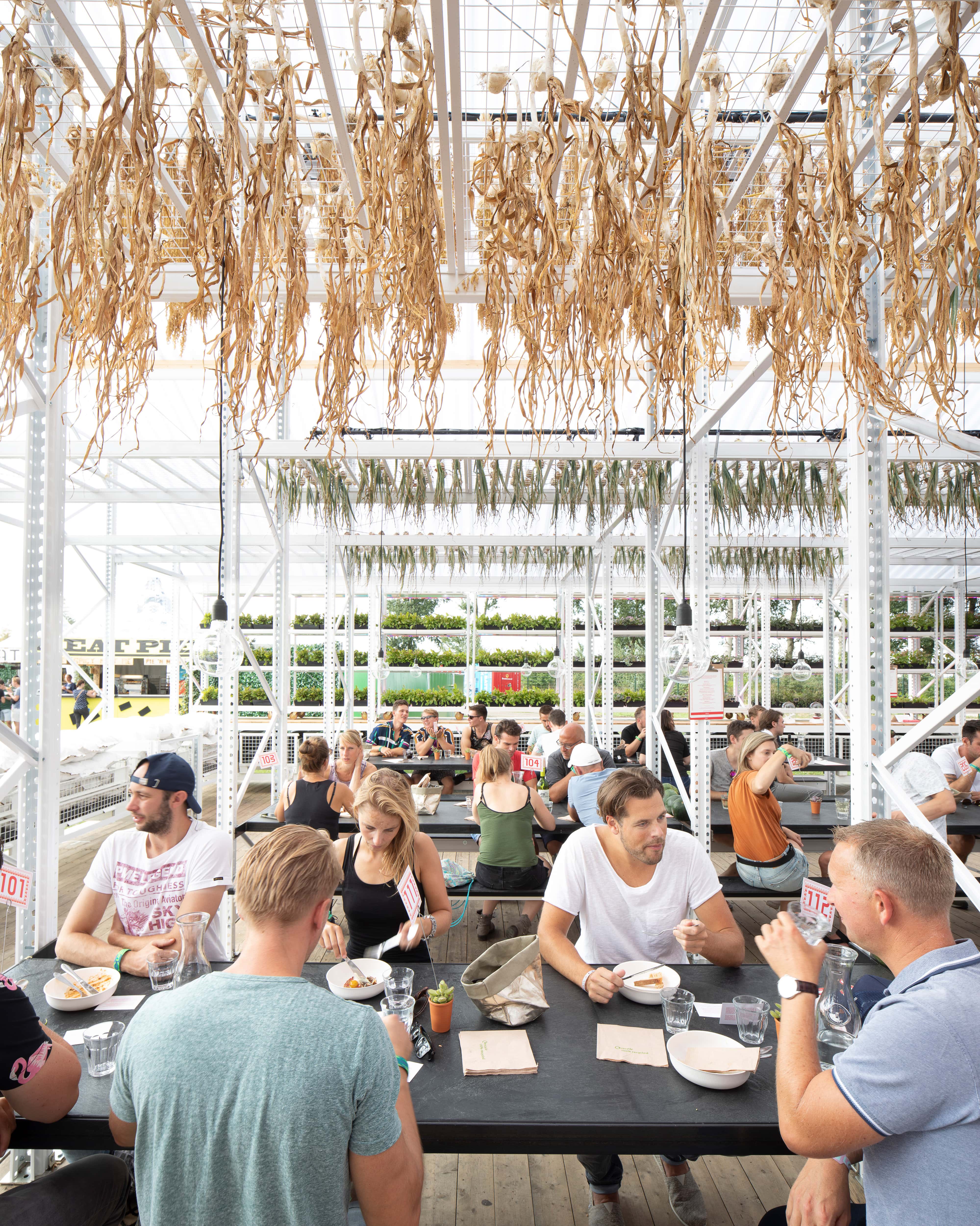 Interpreting Brasserie 2050 as an Environmentally Friendly Rice Barn