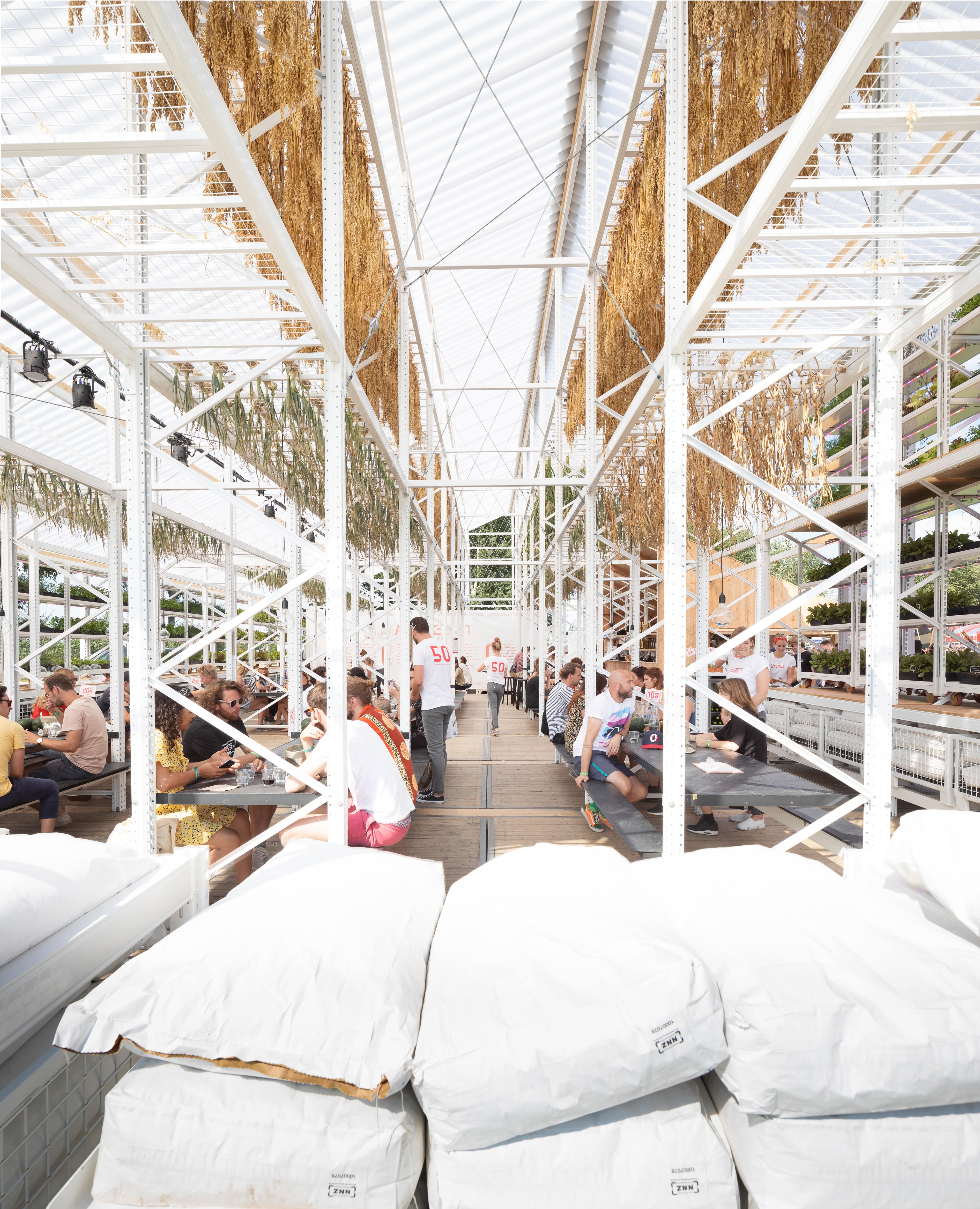 Interpreting Brasserie 2050 as an Environmentally Friendly Rice Barn