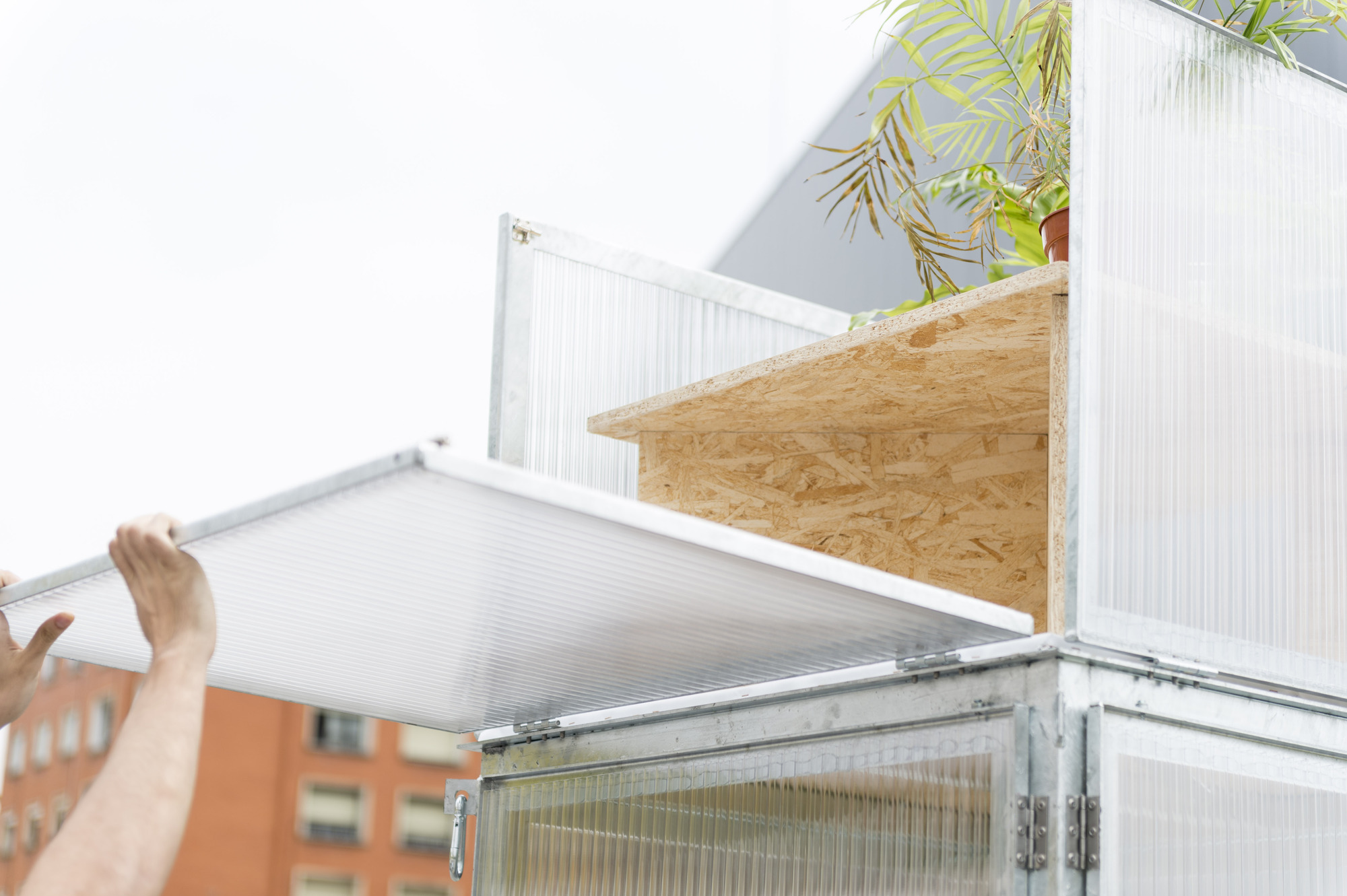 Center Totems Installation that Connects Communities with Centro Huarte