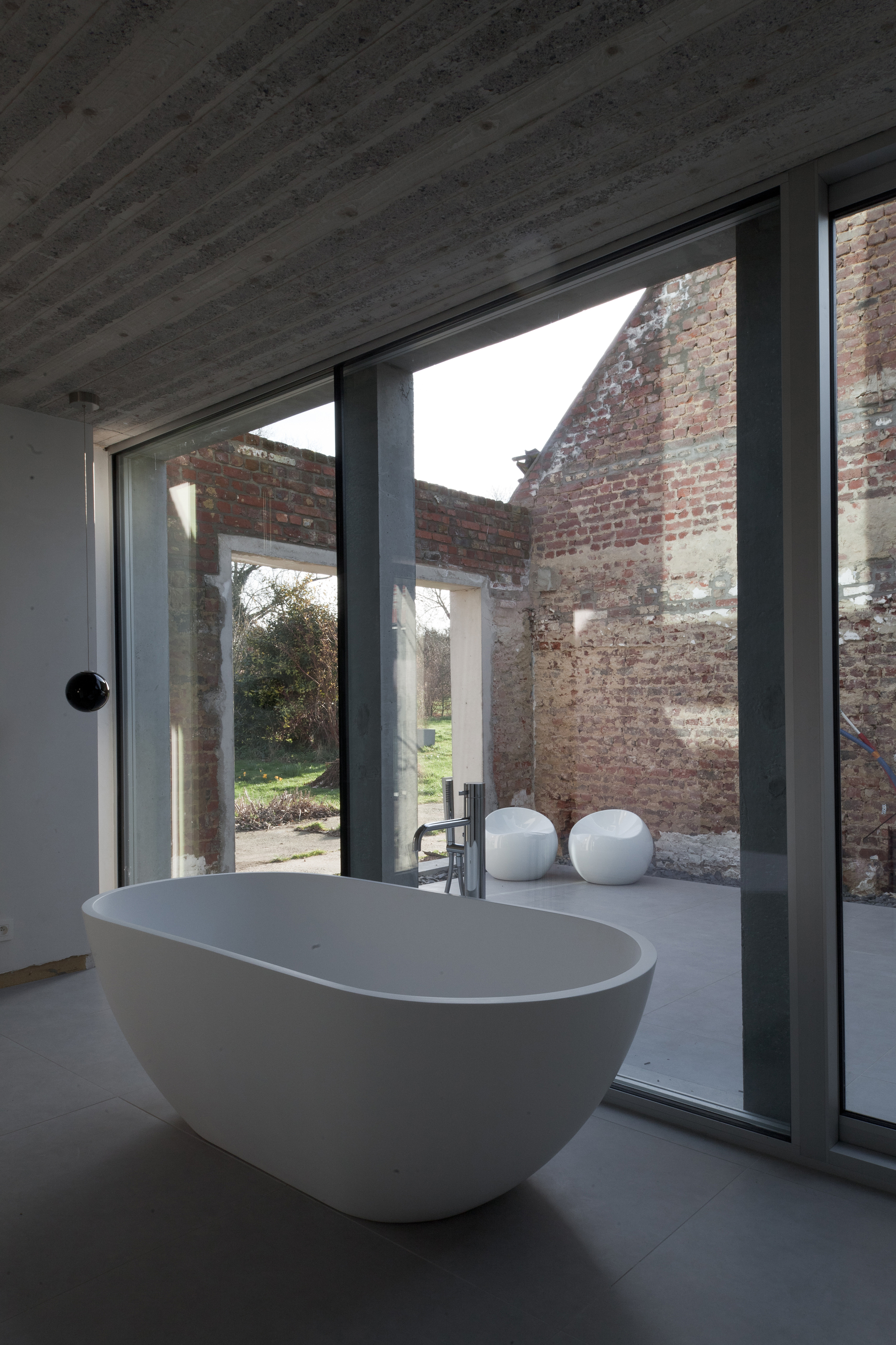 117-year-old Warehouse Renovated Into New Volume