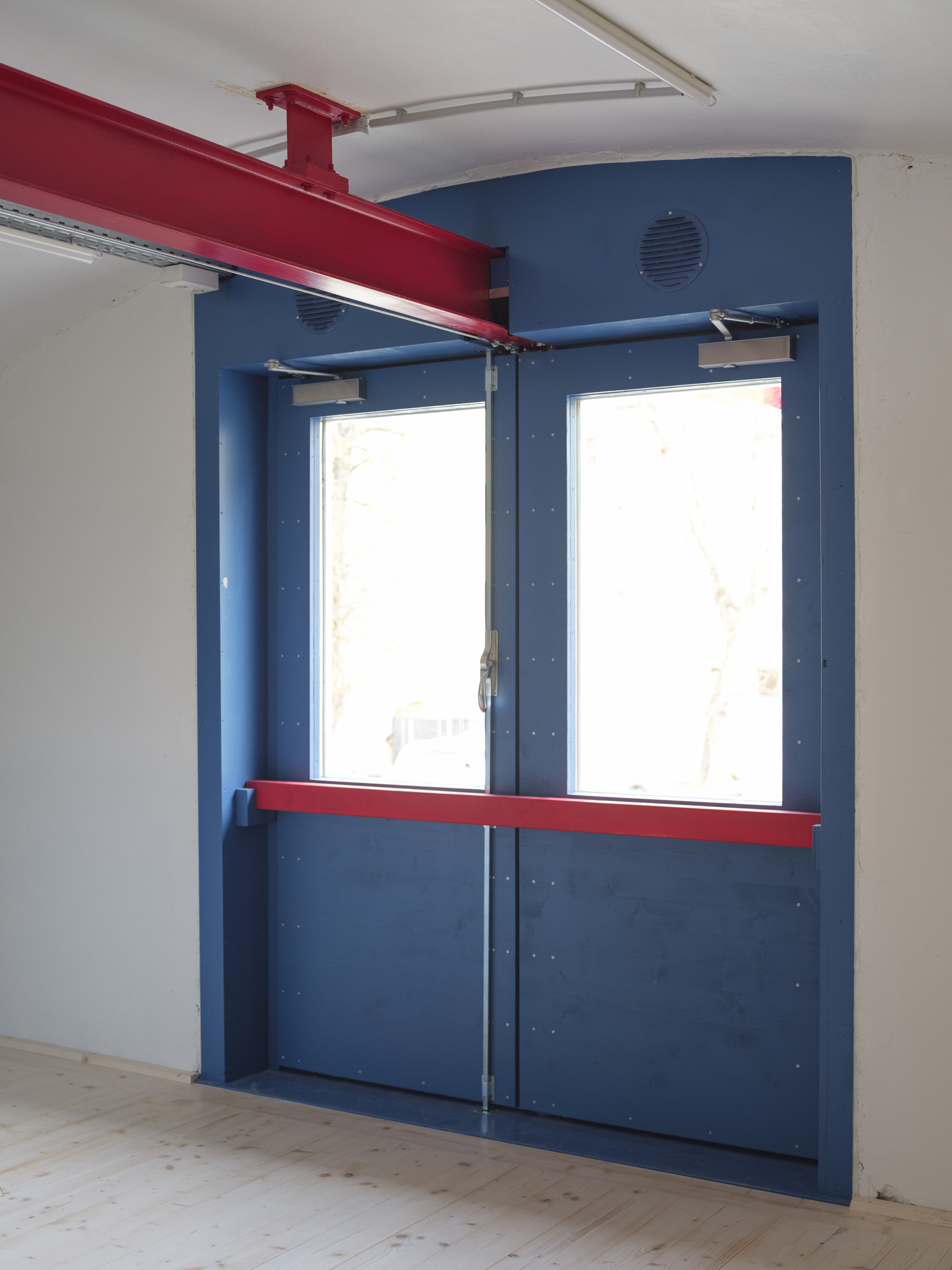 Three Architects Collaborate to Turn a Nightclub into a Bogen 131 Bicycle Shop