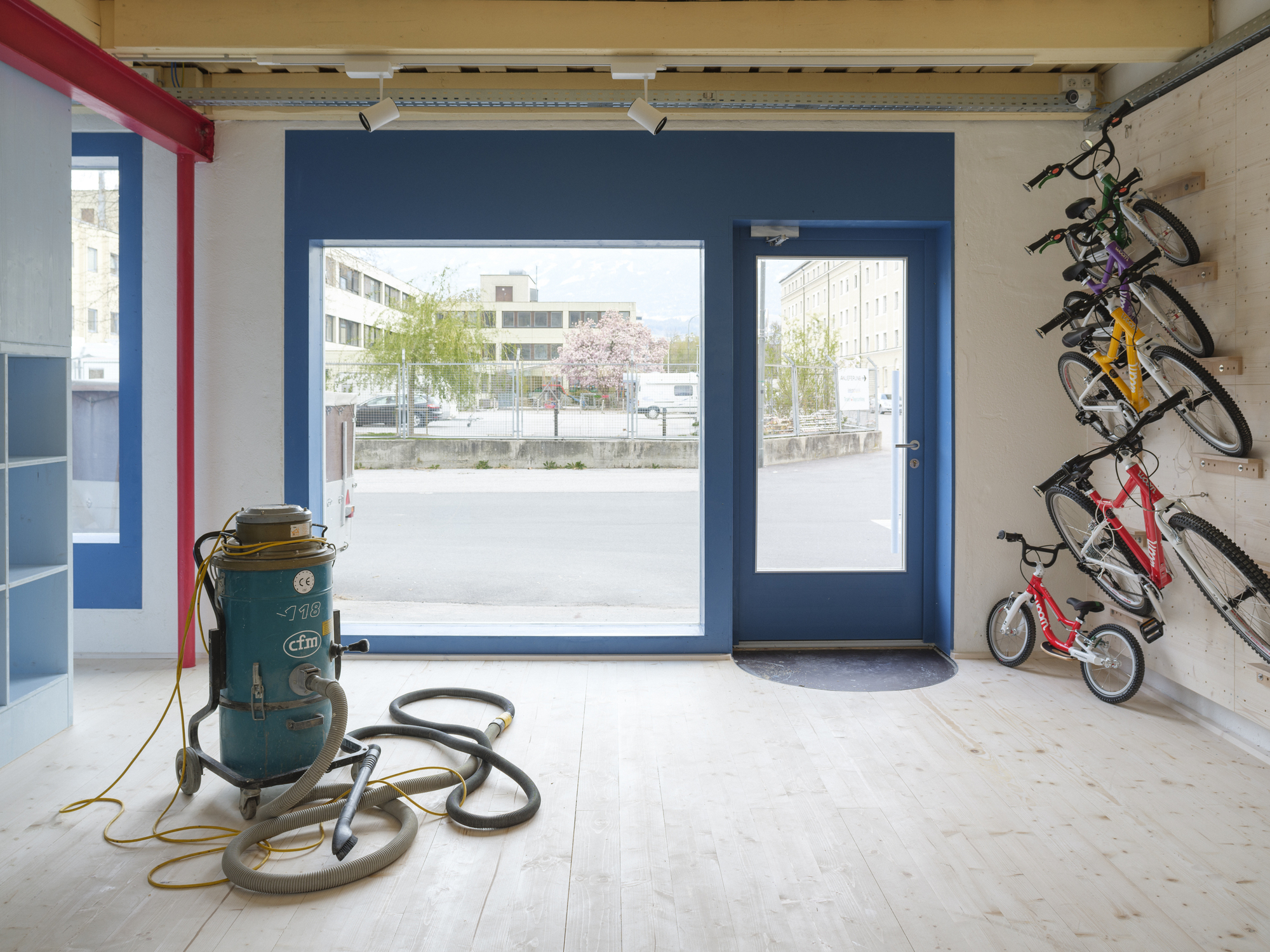 Three Architects Collaborate to Turn a Nightclub into a Bogen 131 Bicycle Shop