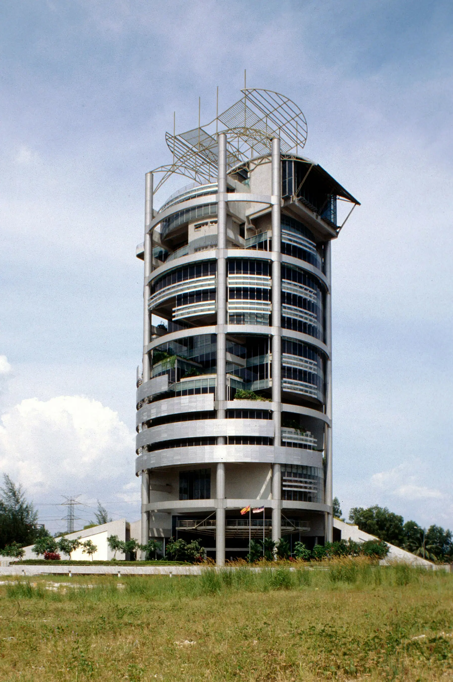 Menara Mesiniaga (cr: Aga Khan Development Network)