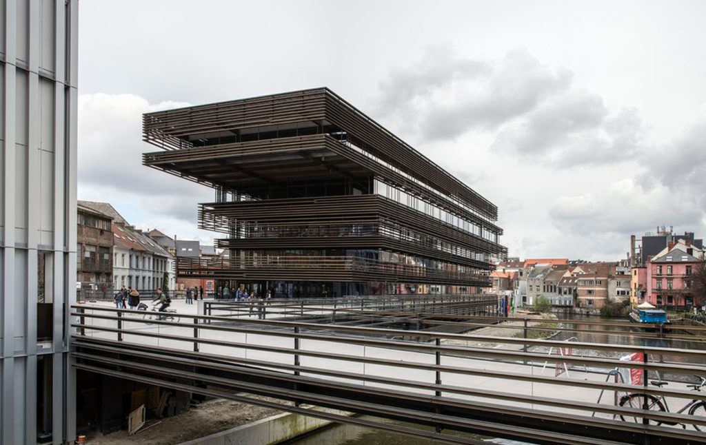 Waalse Krook Media Library, photo by Hisao Suzuki