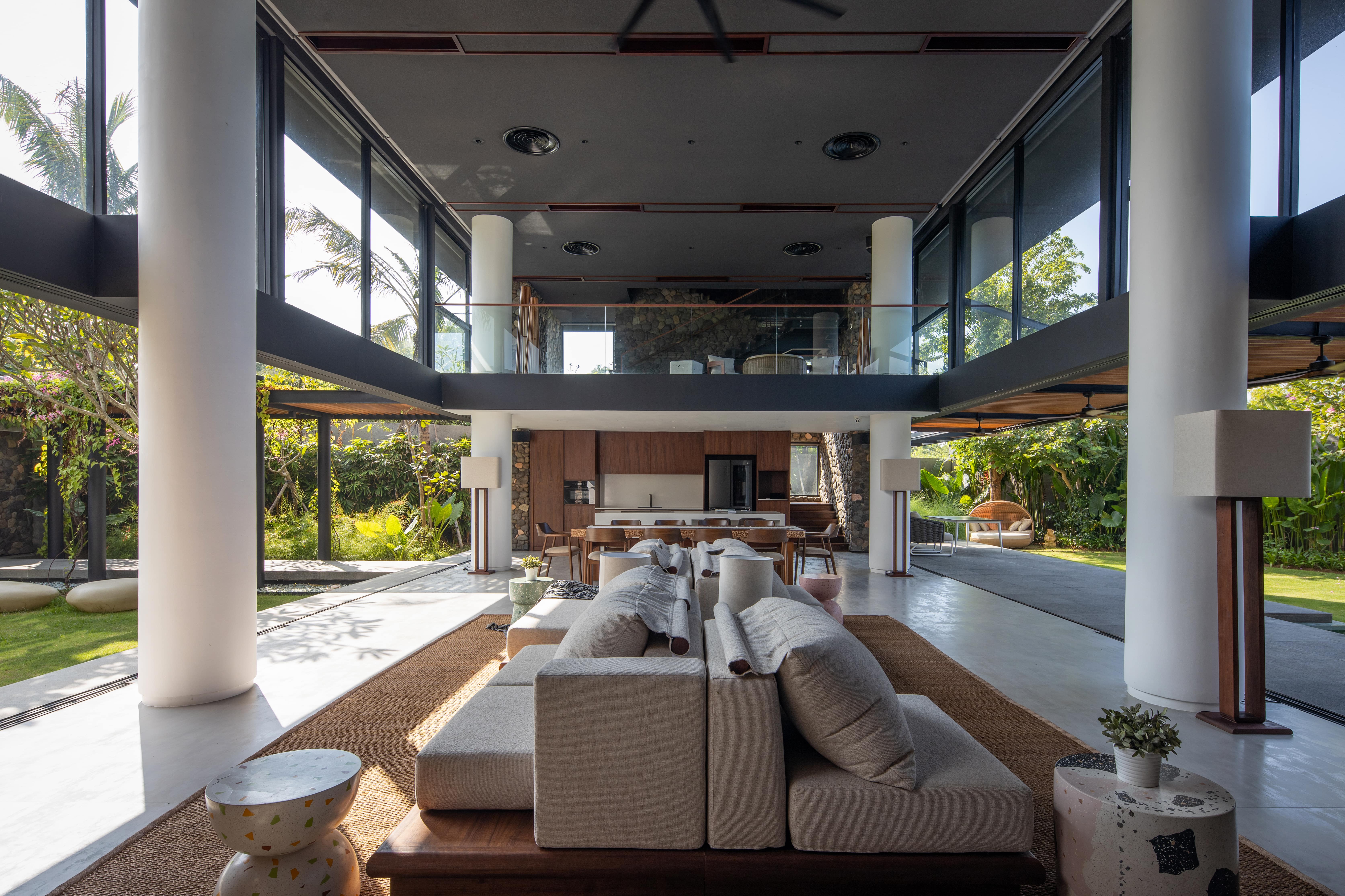 Villa Cumulus by Arkana Architects, Photo by Indra Wiras