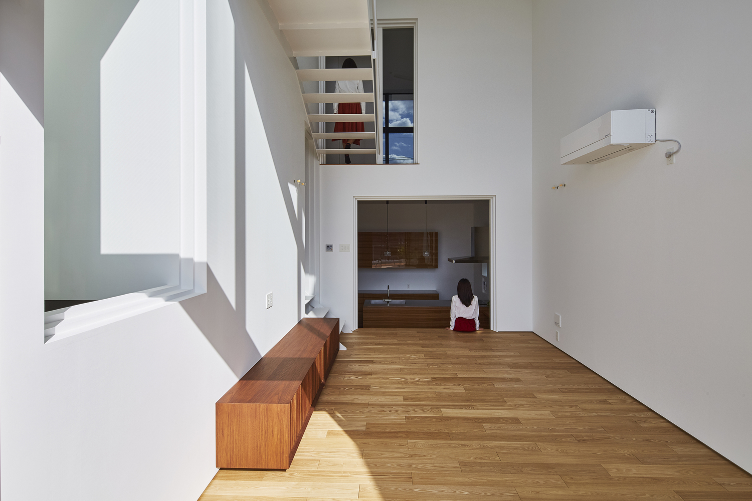 Interior view of the living room, Photo by APERTOZERO