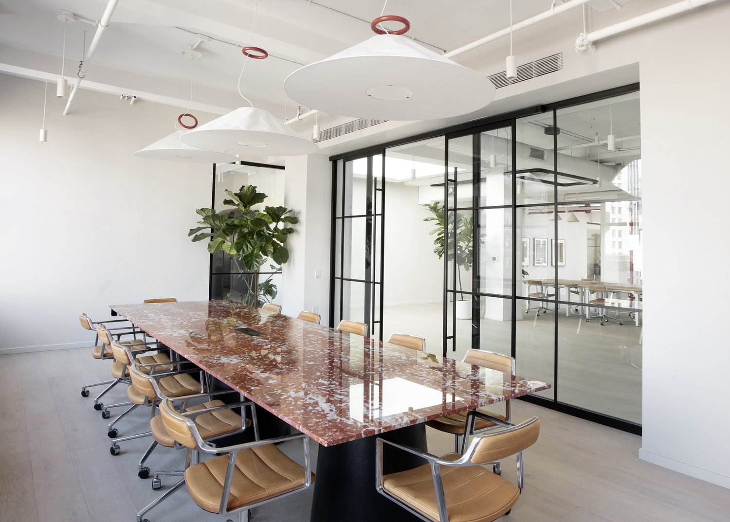 Meeting rooms are arranged facing each other to facilitate discussion