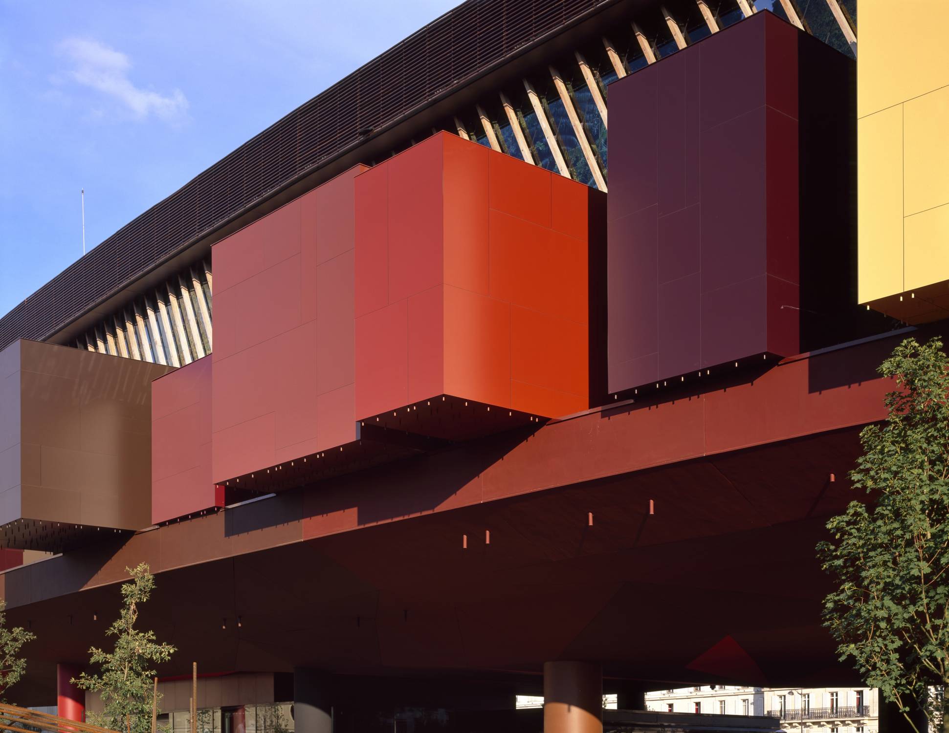 Extruded blocks on the facade of the MusÃ©e du Quai Branly